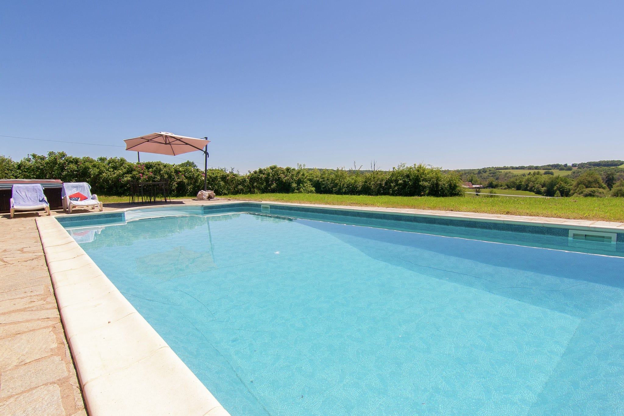Prachtig landhuis in Savignac-Ledrier met privézwembad