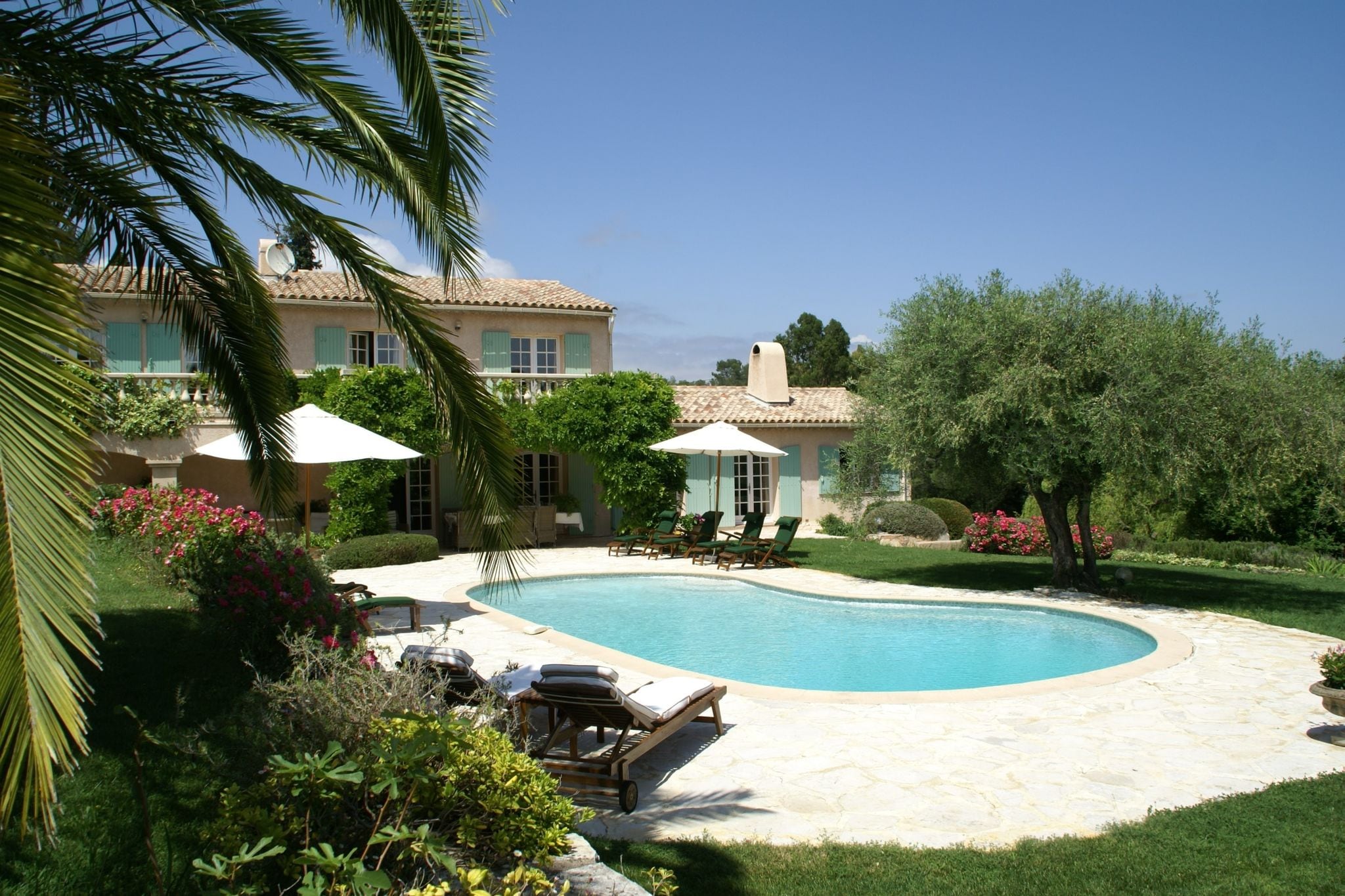 Stunning villa with heated swimming pool, air conditioning and large, private, enclosed garden