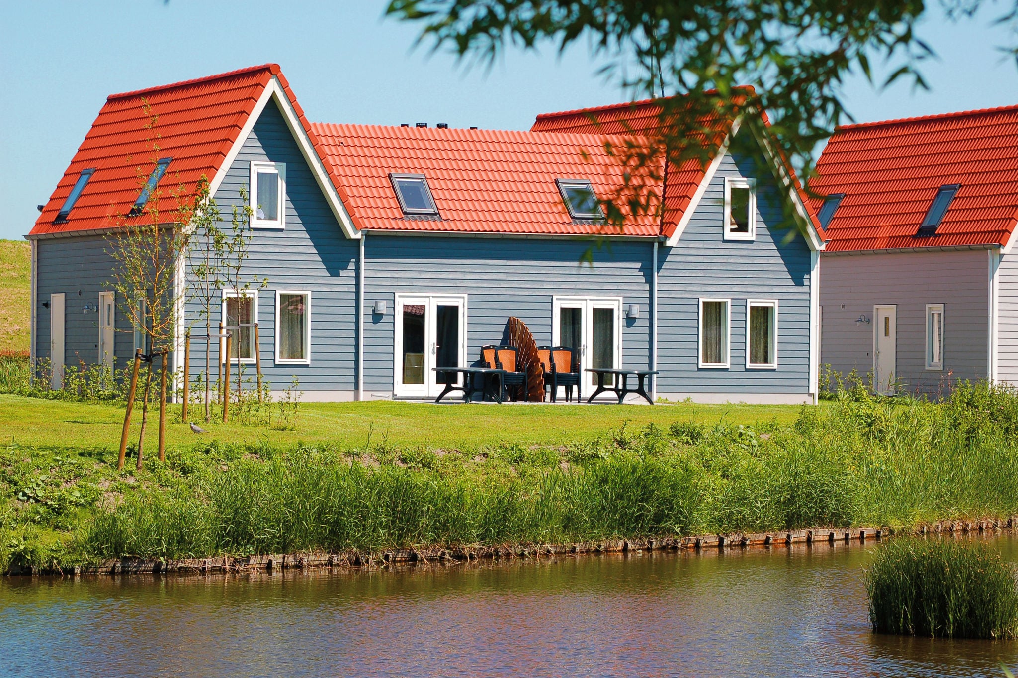 Restyled villa with four bathrooms near the Grevelingen Lake