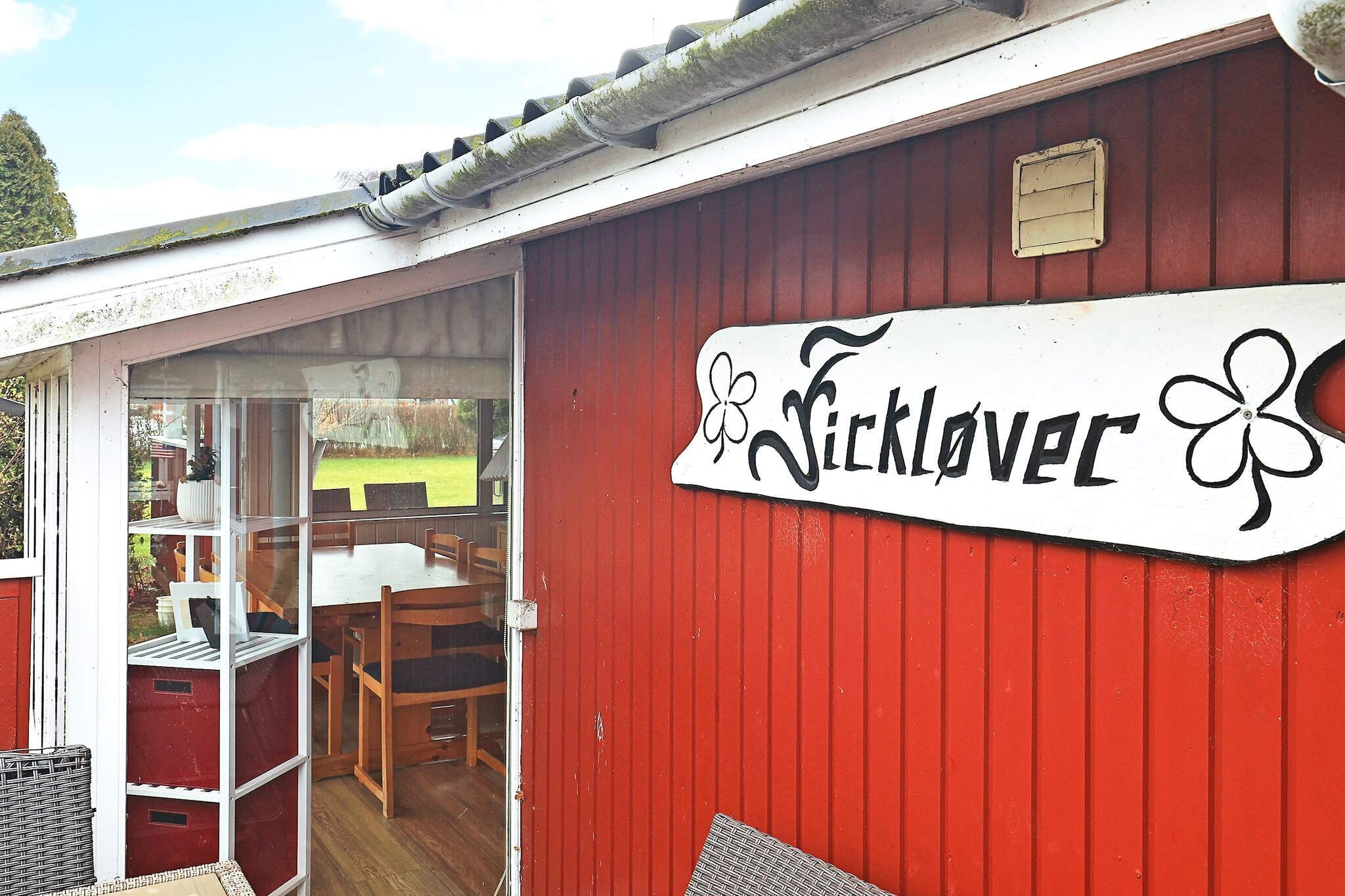 Cottage located in quiet surroundings on a large plot at the end of a closed road approx. 200 m from child-friendly bathing beach and close to Palmestranden in Frederikshavn. The house is furnished with two good bedrooms and a large annex. In the annex there is a TV and game console as well as a bedroom and extra bathroom. Open kitchen / living room and a living room with wood burning stove, where there is direct access to the terrace to the south. Here there is room for cozy barbecue evenings, where you can enjoy the silence in the area. In addition, the grounds invite for lots of play on the large lawn. The house is ideal for those who want relaxation, sun, beach and nature experiences.

A refundable deposit might be charged closer to your check-in date. This deposit covers utilities consumed during your stay and any additional services that may be taken. The final amount will be adjusted based on actual meter readings, actual usage of extra services, and any remaining balance will be refunded within 21 days after checkout.