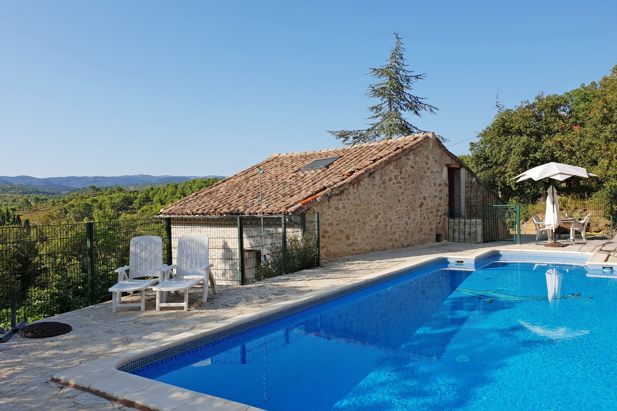 Maison de vacances chic avec piscine privée à Aigues-Vives