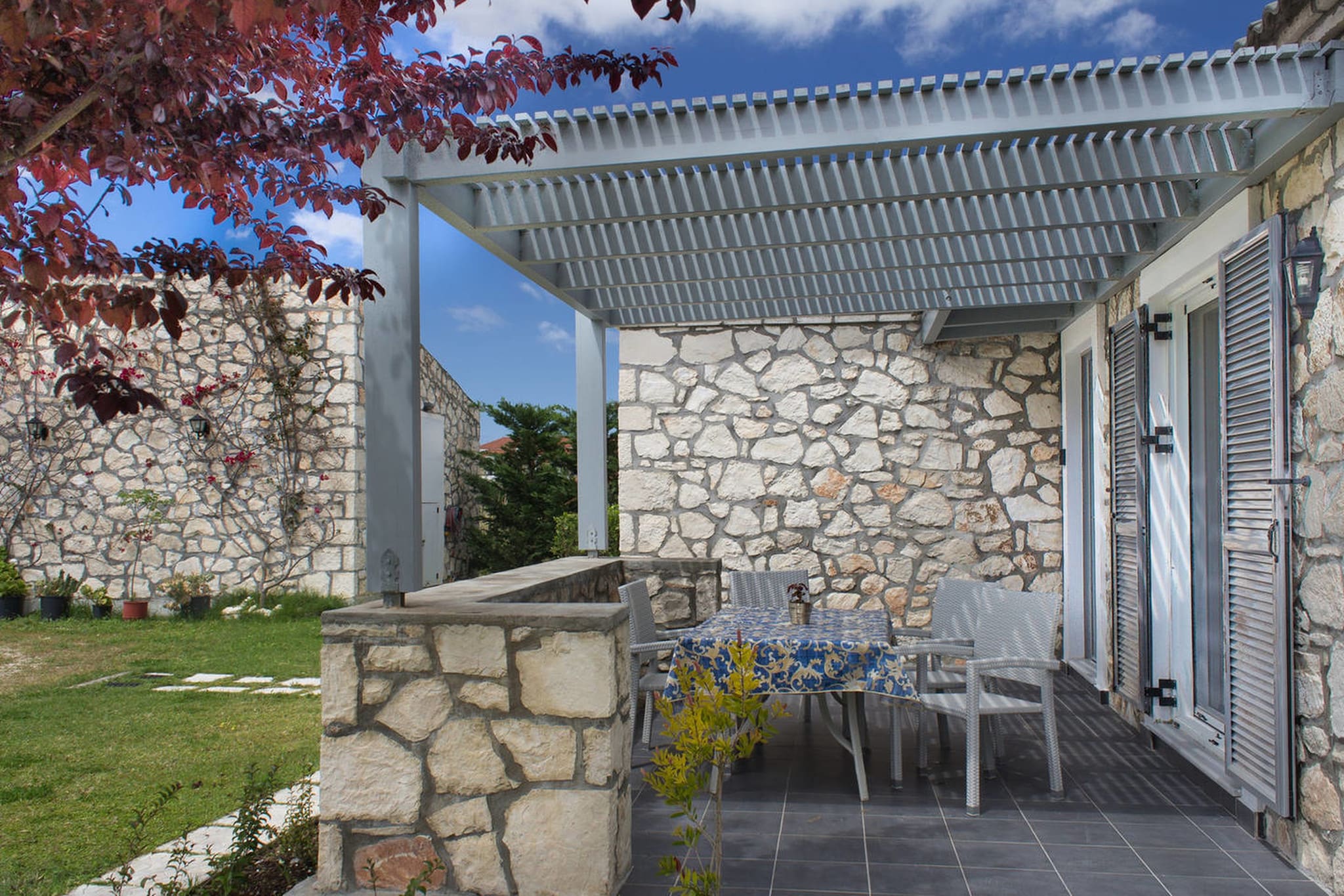 Exterior Summer