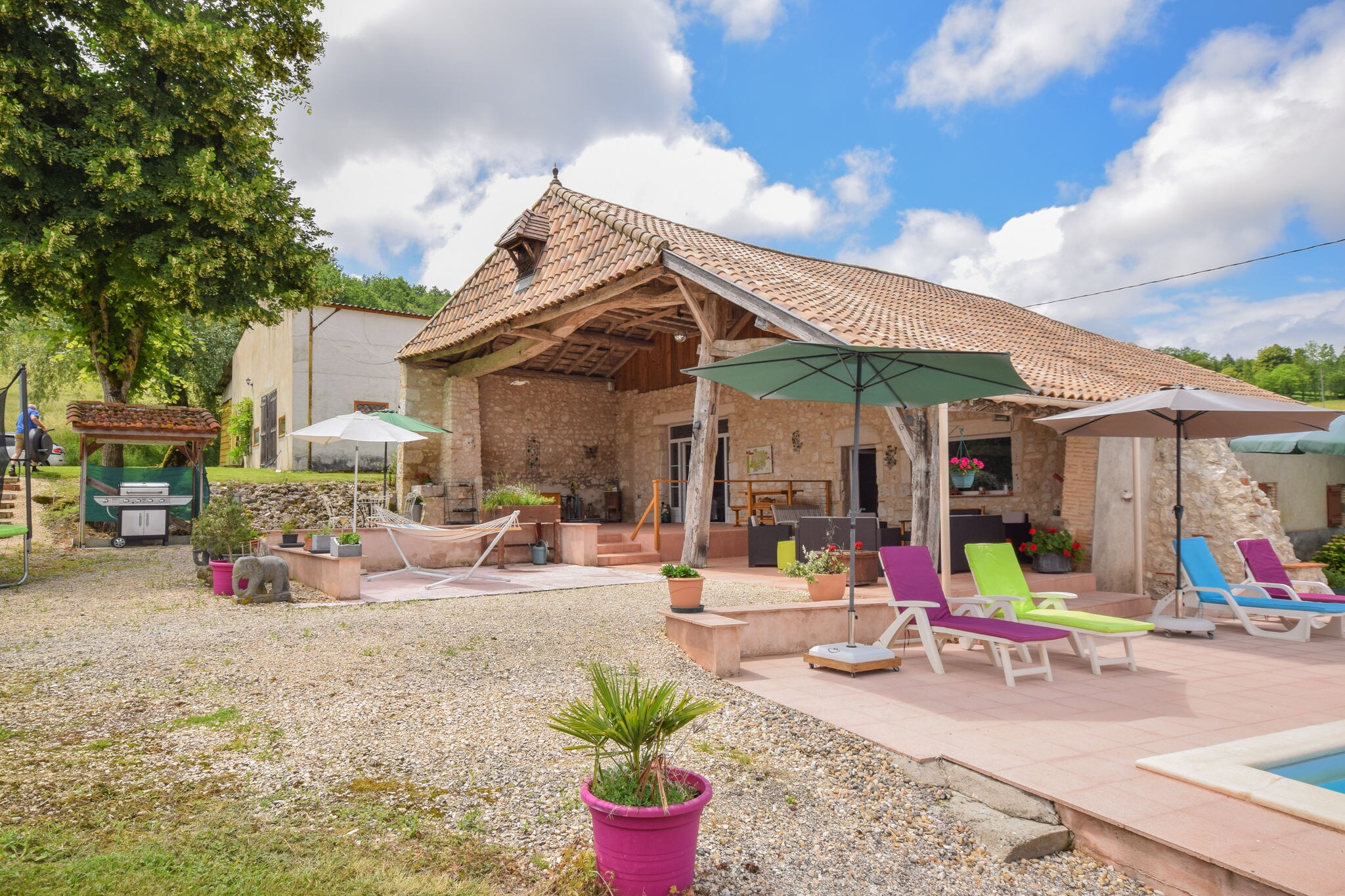 Stilvolles Ferienhaus in Castelmoron-sur-Lot mit Garten