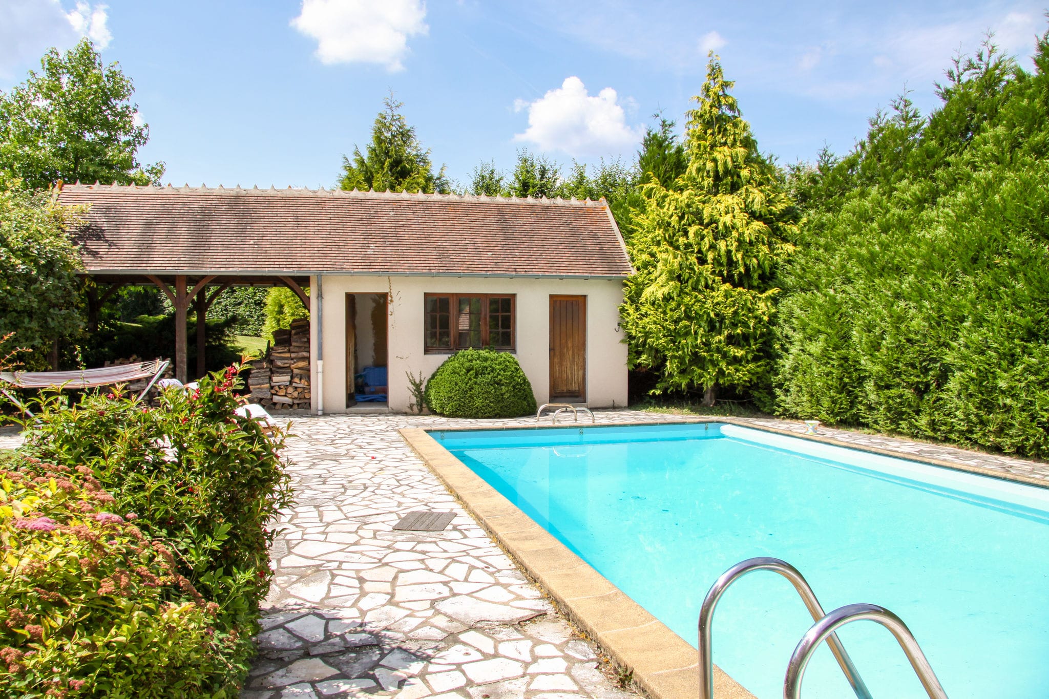 Delightful holiday home with a large private swimming pool, perfect for families