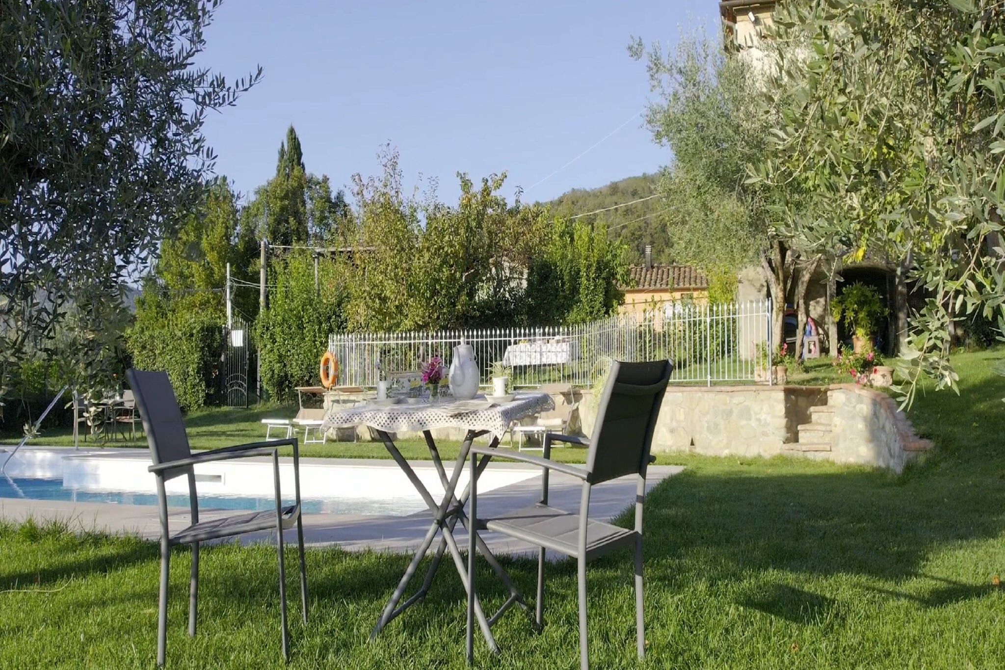Comfortabel vakantiehuis in Pistoia met een tuin en terras
