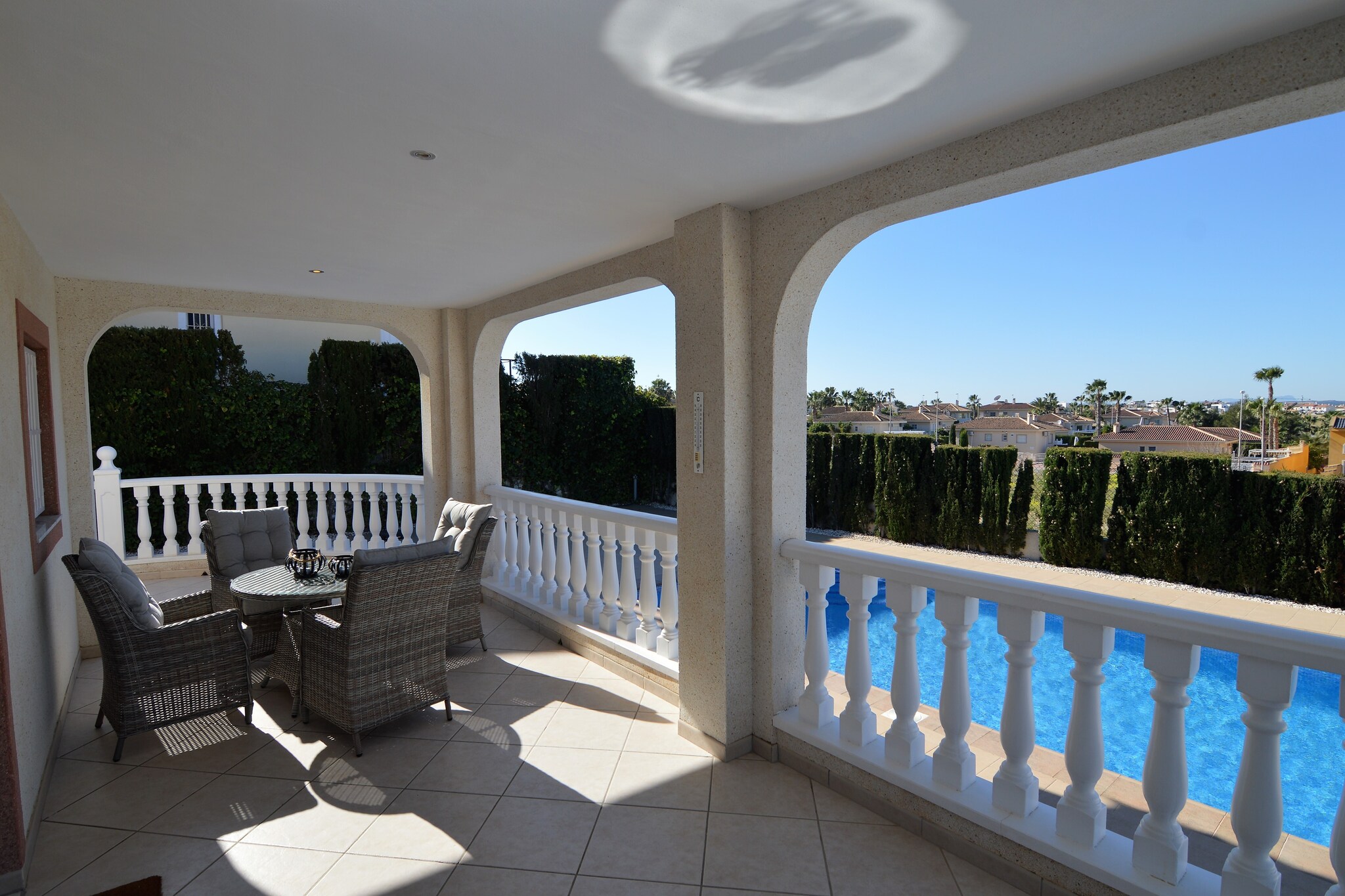 An optional utilities and service fee of EUR 105,00 will be charged before your arrival. Details are given below.<br> Spend your vacation in this enticing villa in Rojales. Suitable for a family of 4 people this premium house has 2 bedrooms. The house has a swimming pool where you can take refreshing dips or enjoy various pool games. Indulge in numerous fun-filled activities available at the amusement park 1.5 km away from the house. Dine-in restaurant just a minute away for having the taste of the regional delicacies. General supplies store can be found at stores 1.5 km away from this place. The house features air-conditioning for you to maintain a comfortable temperature inside. On the terrace, you can relish your breakfast and watch the kids play in the garden. Parking is available on the premises for your convenience. Alicante airport lies 37 km away from here. There will be construction work in the area until the end of 2023, which may cause noise pollution.
Bis Ende 2023 finden in der Umgebung Bauarbeiten statt, die zu LÃ¤rmbelÃ¤stigungen fÃ¼hren kÃ¶nnen. <br><b> Optional Utilities & Service Package </b><br><b> An optional utilities and service package of EUR 105,00 </b> can be selected prior to your arrival. You will receive a separate communication with the payment link should you wish to include it.<br>This package ensures a seamless stay and conveniently covers services such as final cleaning, utility consumption, service support, and protection against minor damages or incidental costs during your stay.<br>Guests who prefer may manage these services independently, provided the property is returned in good order at check-out.