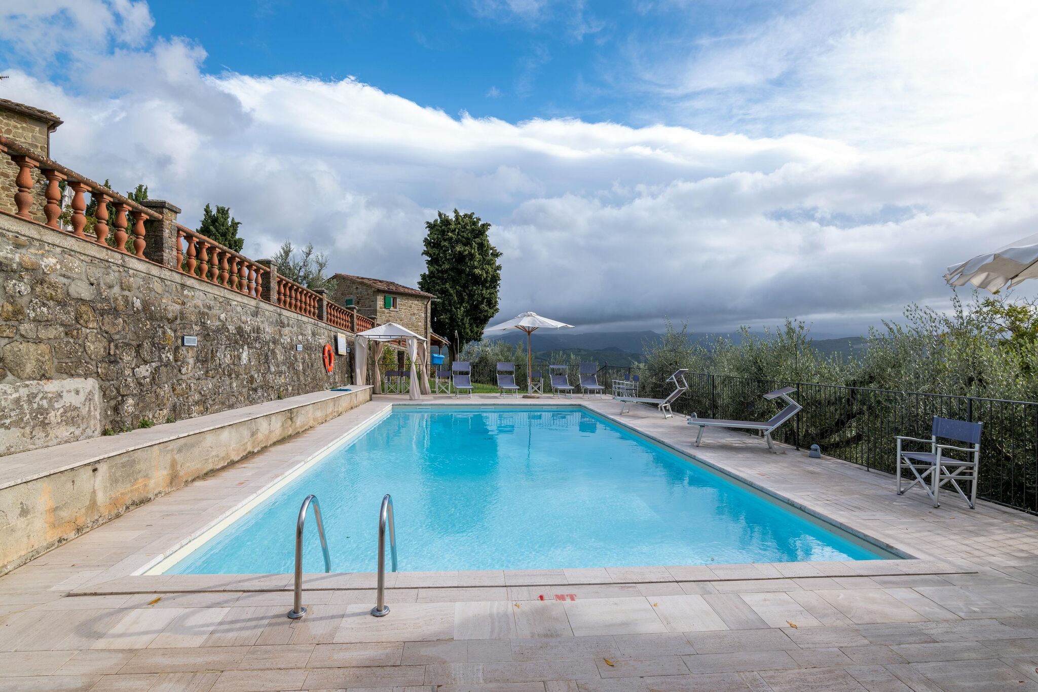 Historic farmhouse in Caprese Michelangelo with Pool