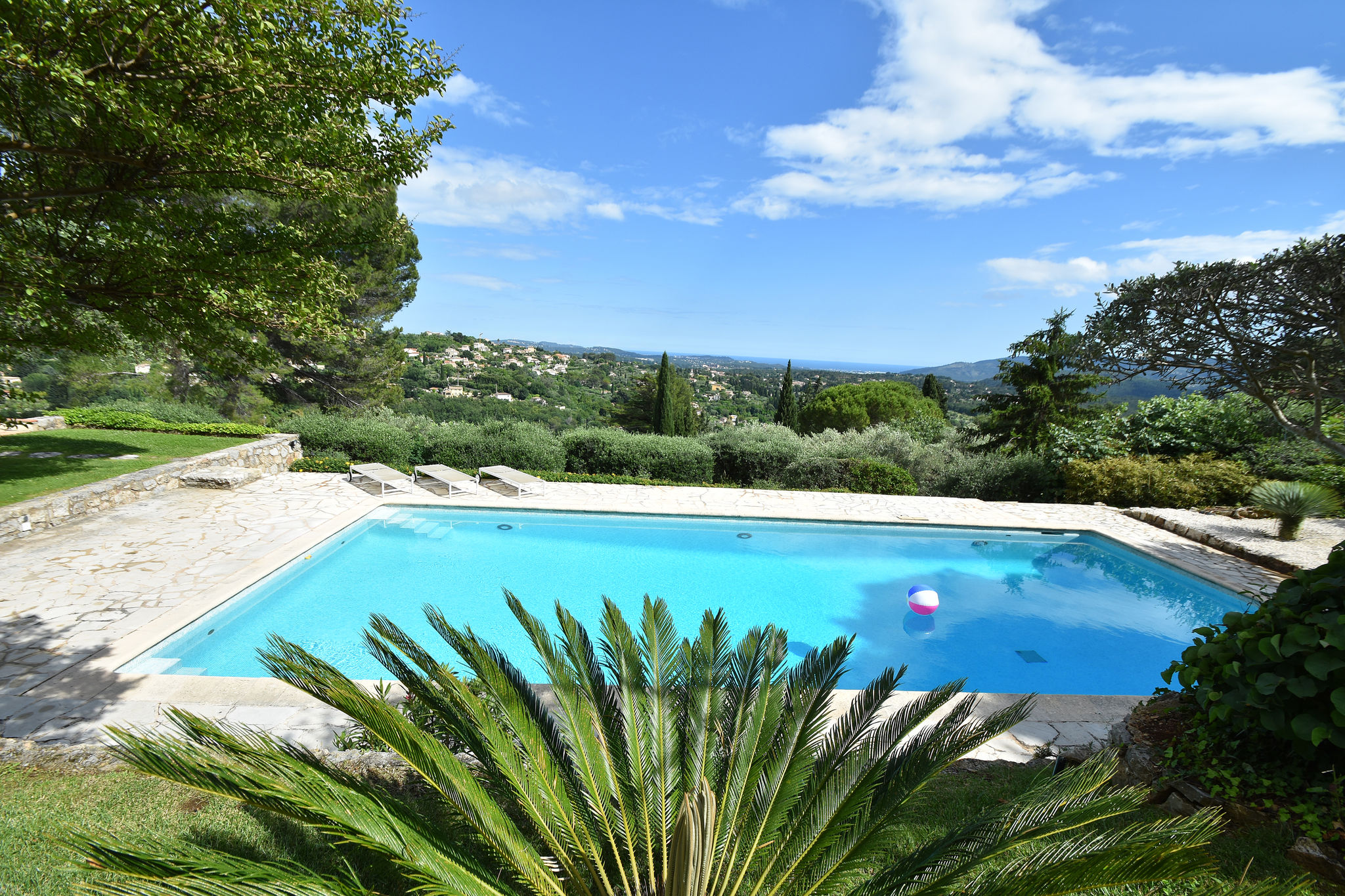 Traditionelle Villa in Grasse mit privatem Pool