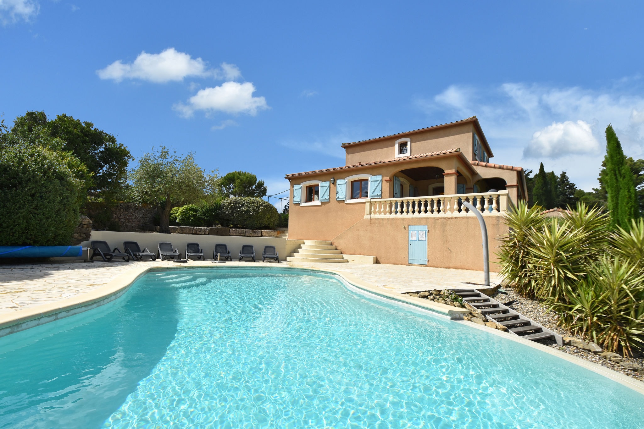 Villa with heated pool, jacuzzi, sports field and stunning views