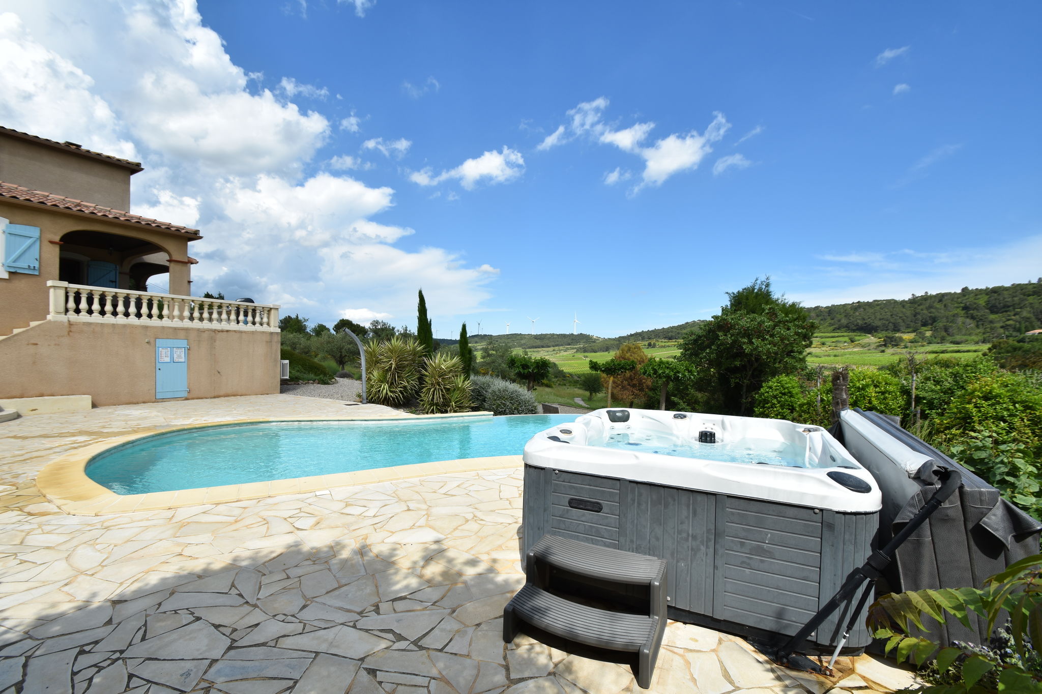 Villa avec piscine privée à Montbrun-des-Corbières