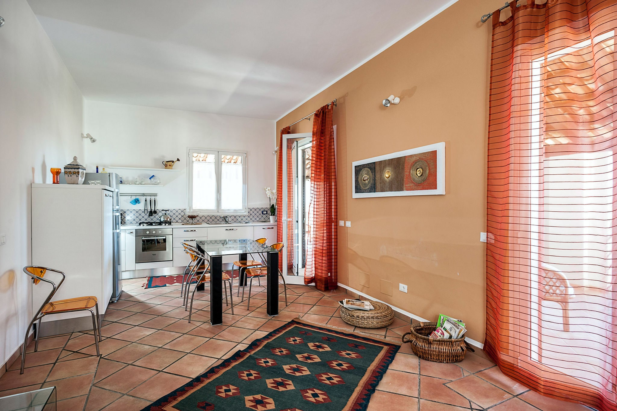 Elegant flat in villa with pool and garden, just a few kilometres from the sea!