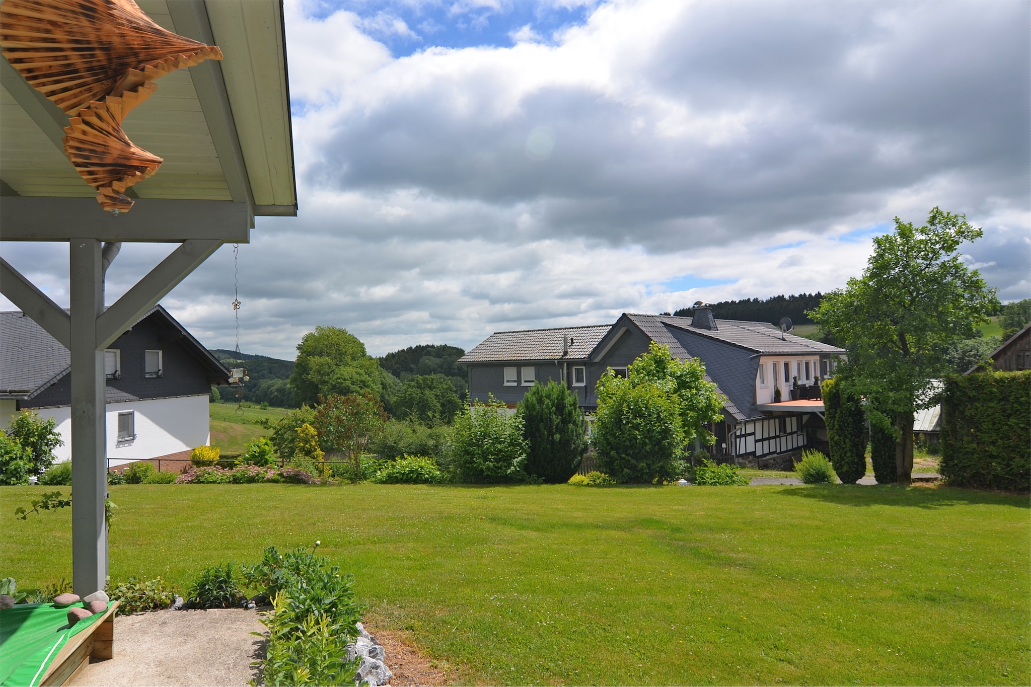 Mooi appartement op de begane grond met houtkachel en eigen terras in het Sauerland