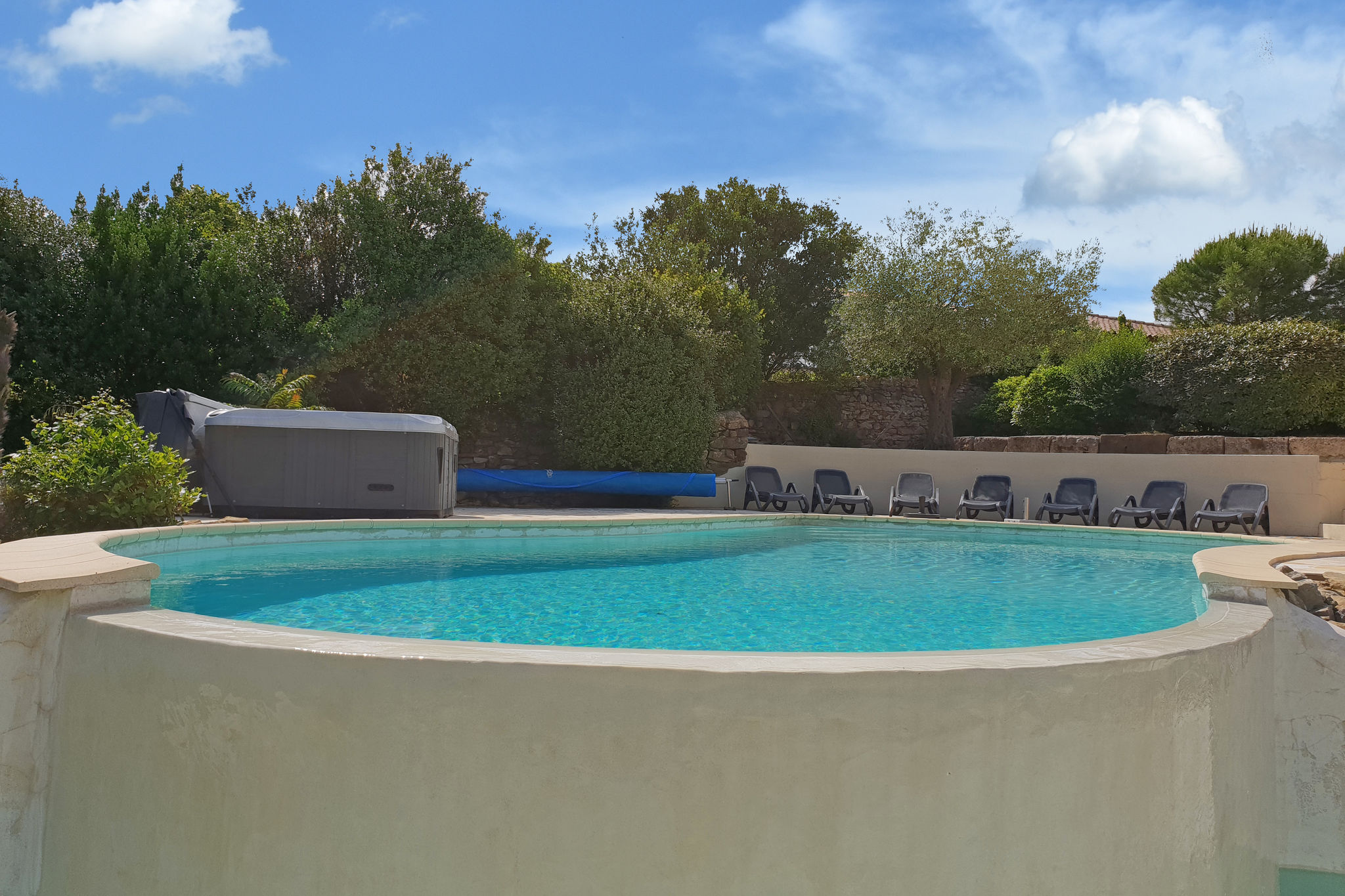 Bijzondere villa bij Montbrun-des-Corbières met een zwembad