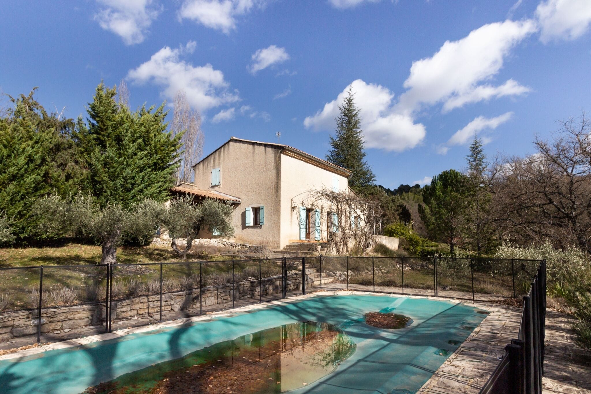 Rustige villa in Saignon met privézwembad