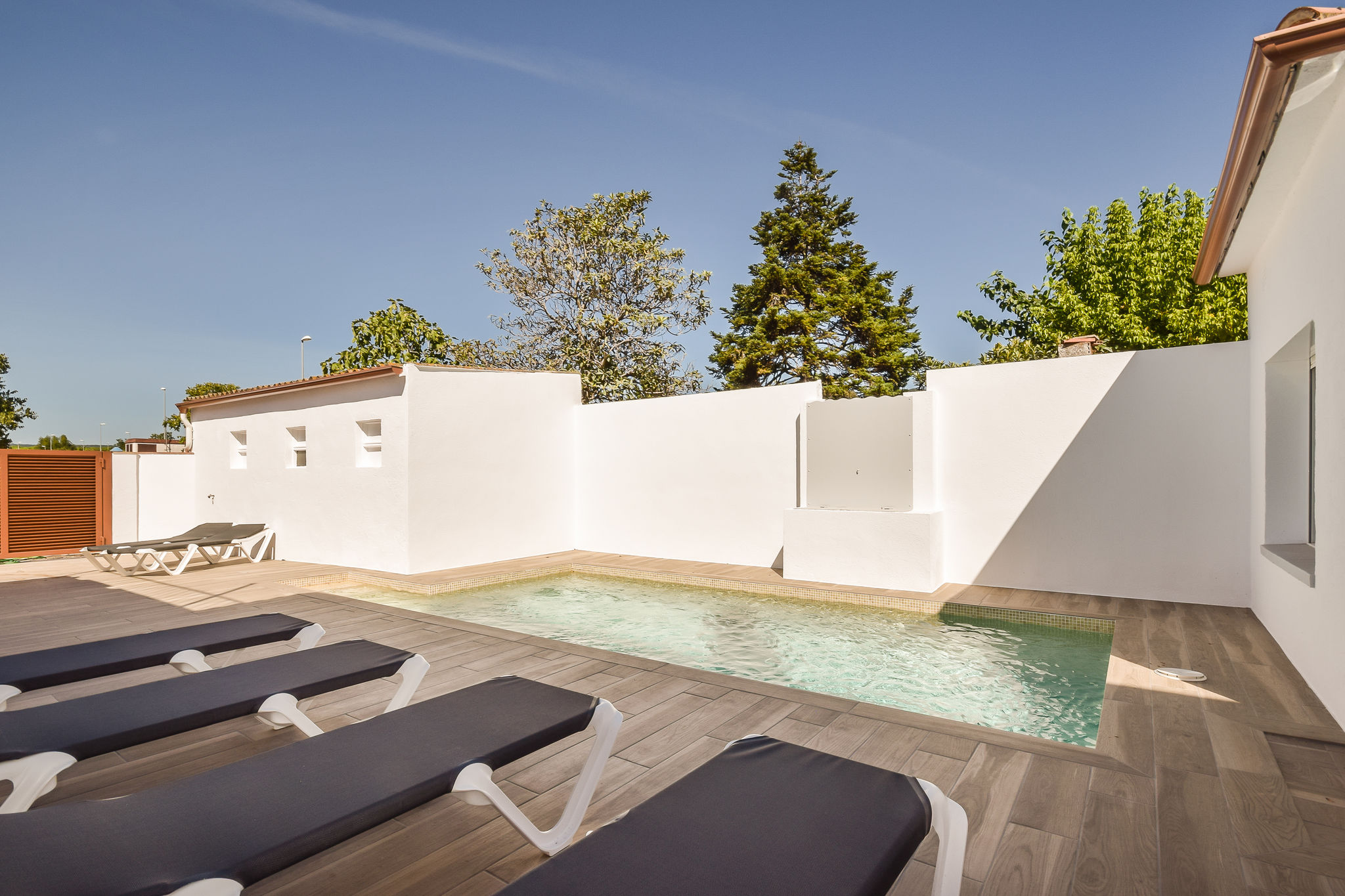 Modernes Ferienhaus in Katalonien mit privatem Schwimmbad