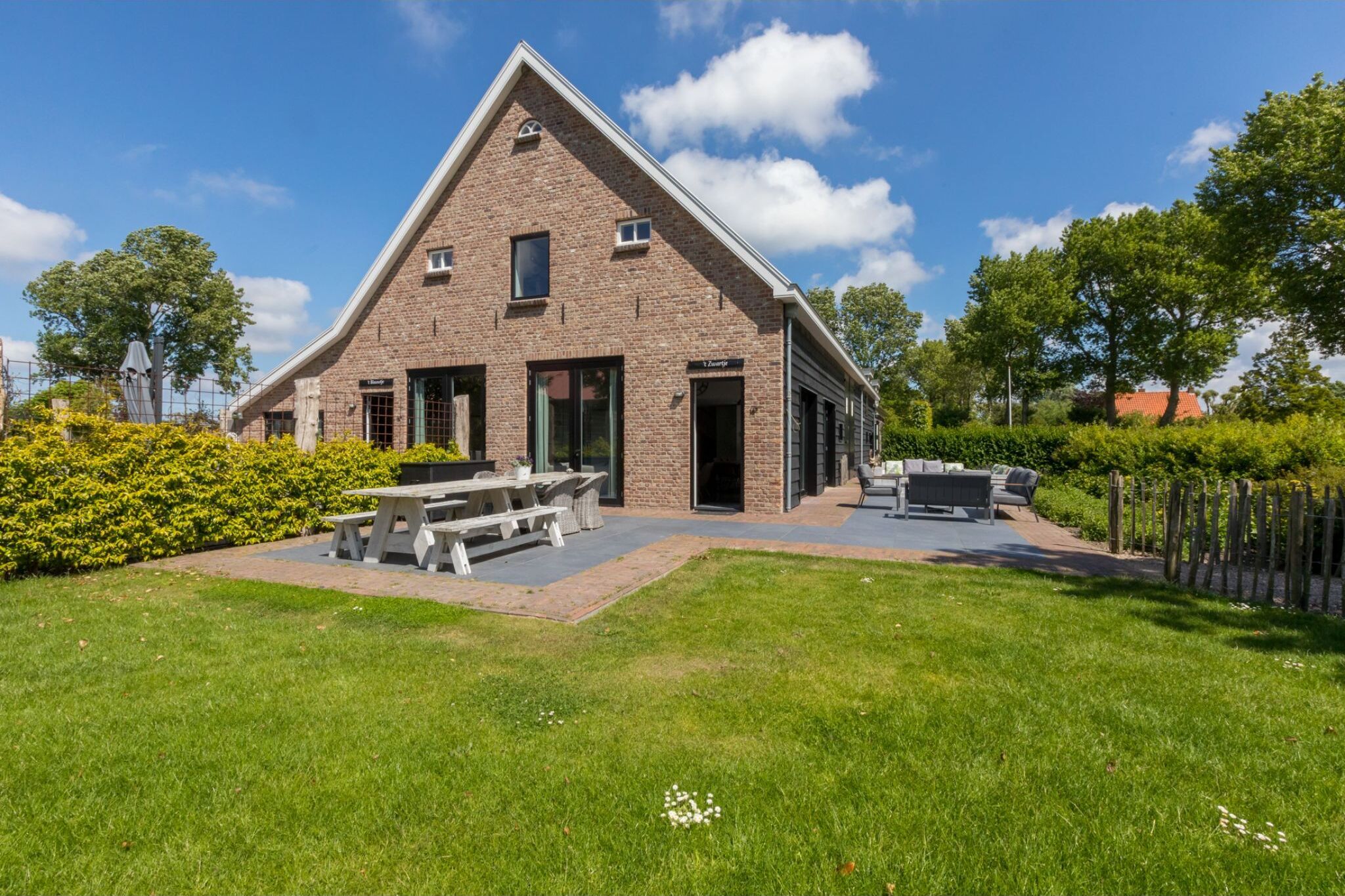 Lush Mansion in Vrouwenpolder with Private Fenced Garden