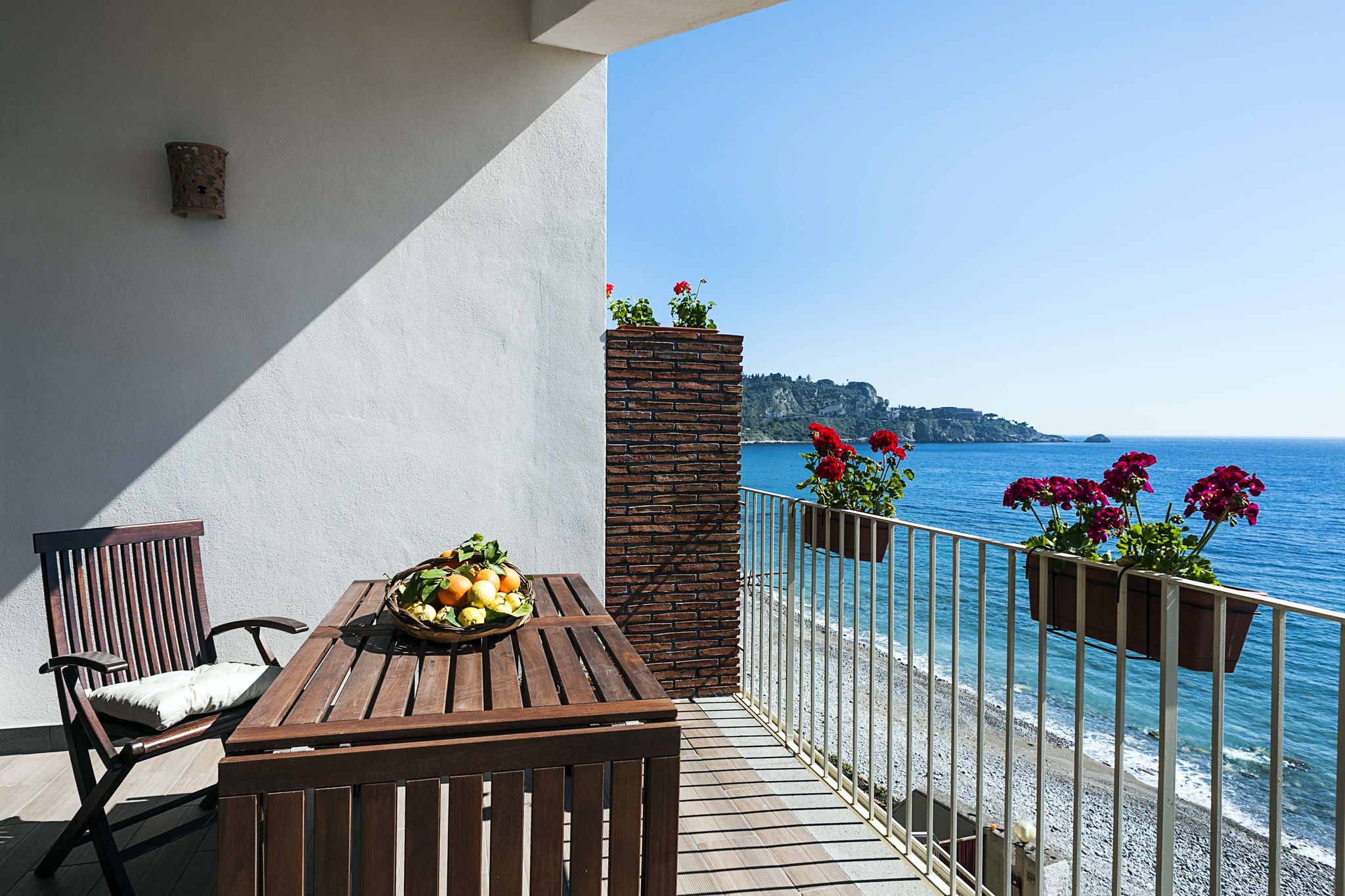 Appartement récent avec terrasse à Taormina