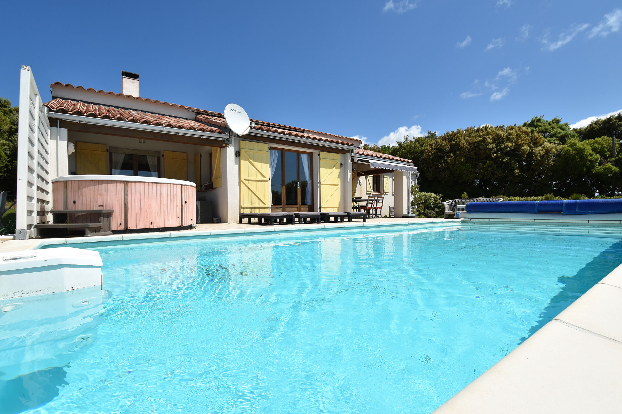 Villa avec piscine chauffée, jacuzzi et vue imprenable