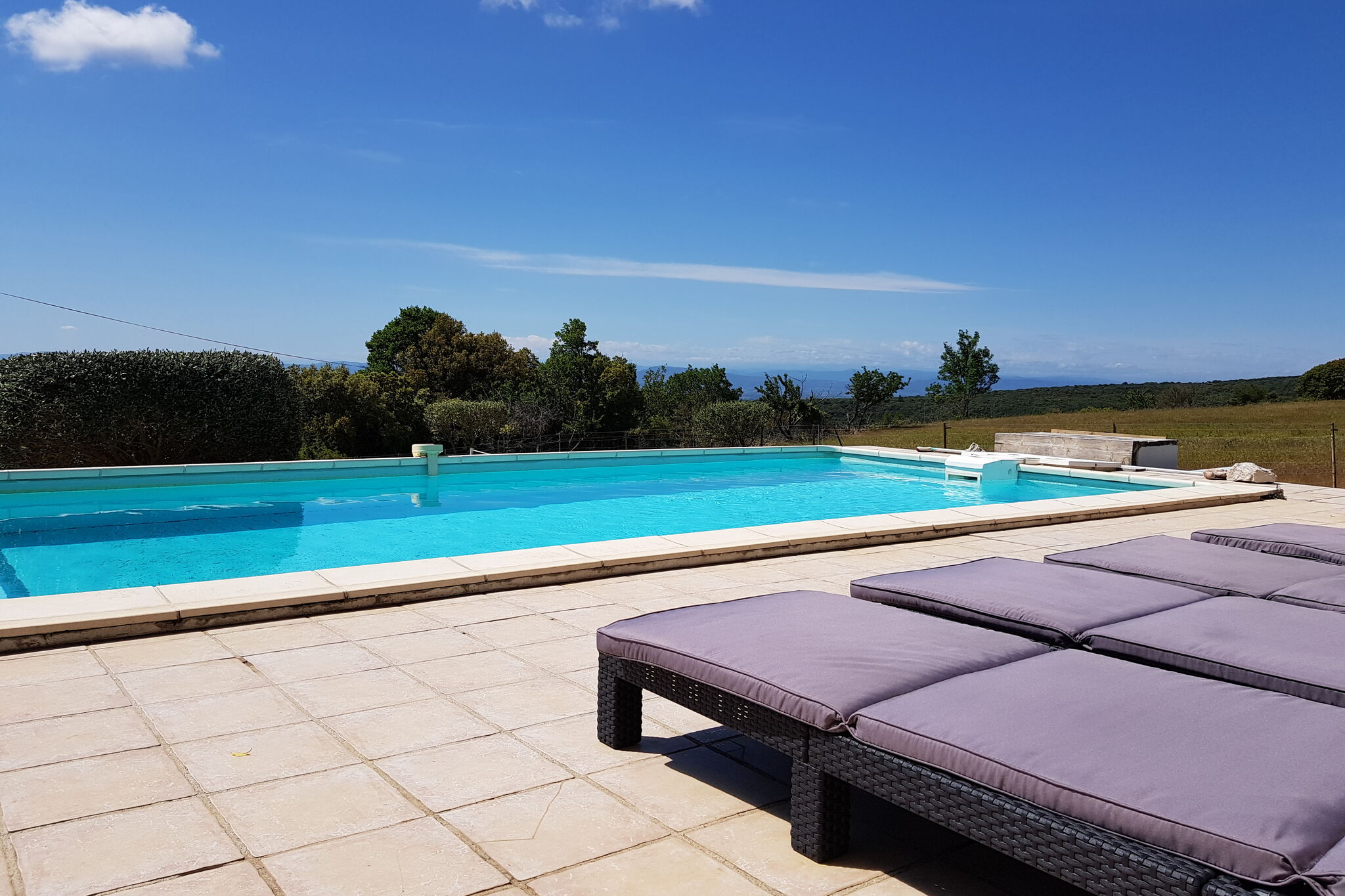 Leuke villa bij Minerve met een verwarmbaar privézwembad