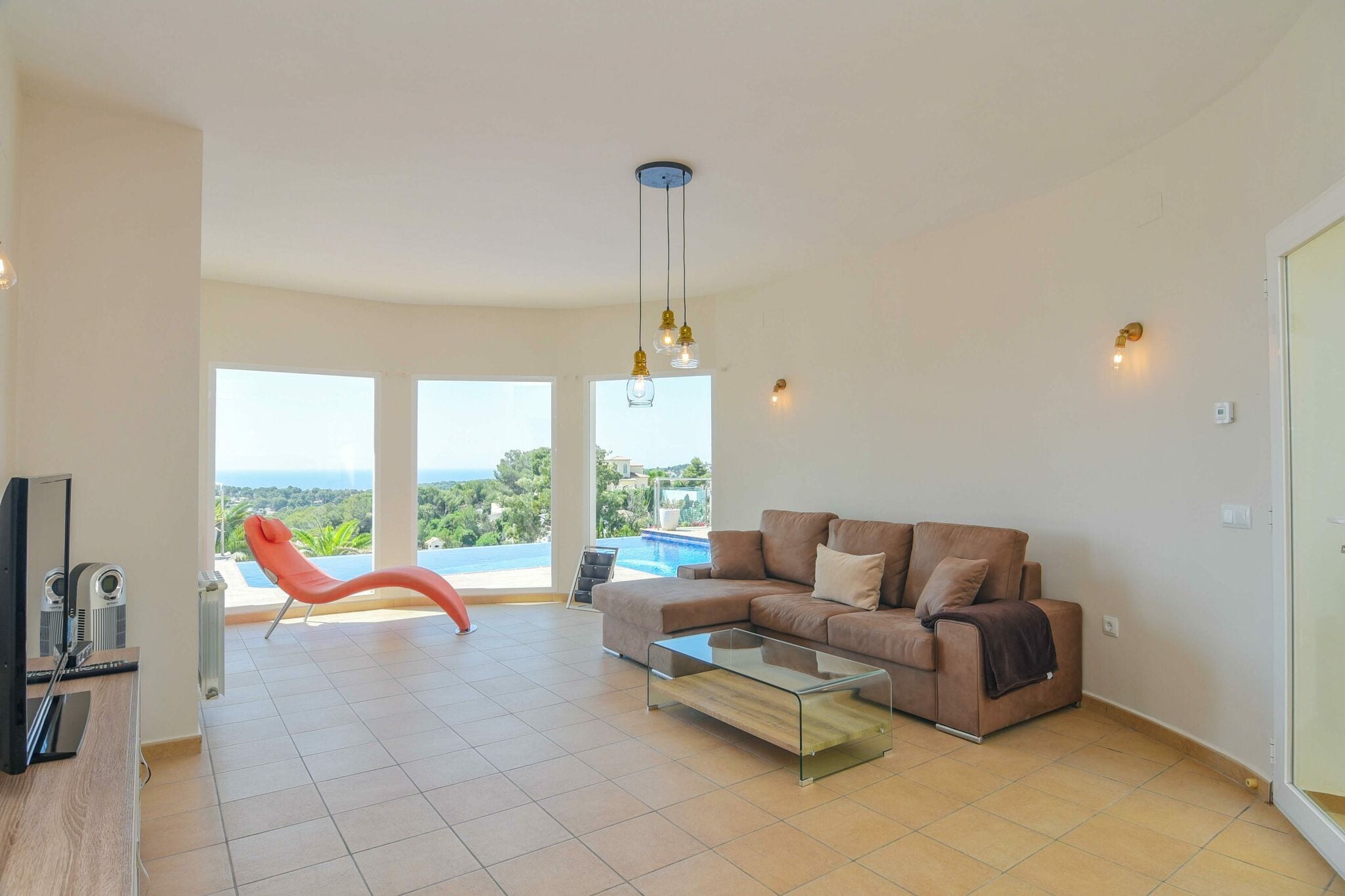 Great villa in Moraira with infinity pool