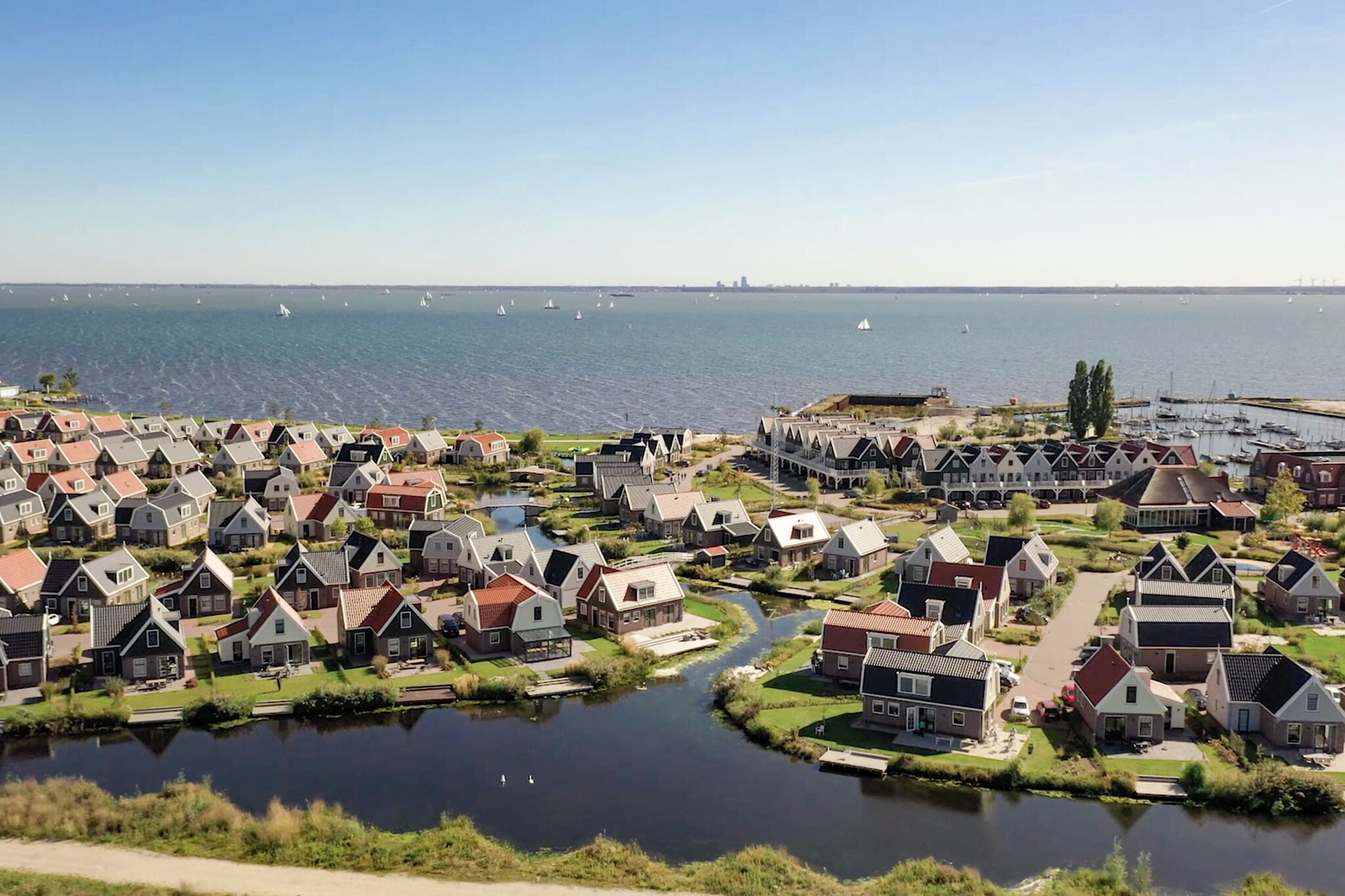 Detached holiday home on the Markermeer