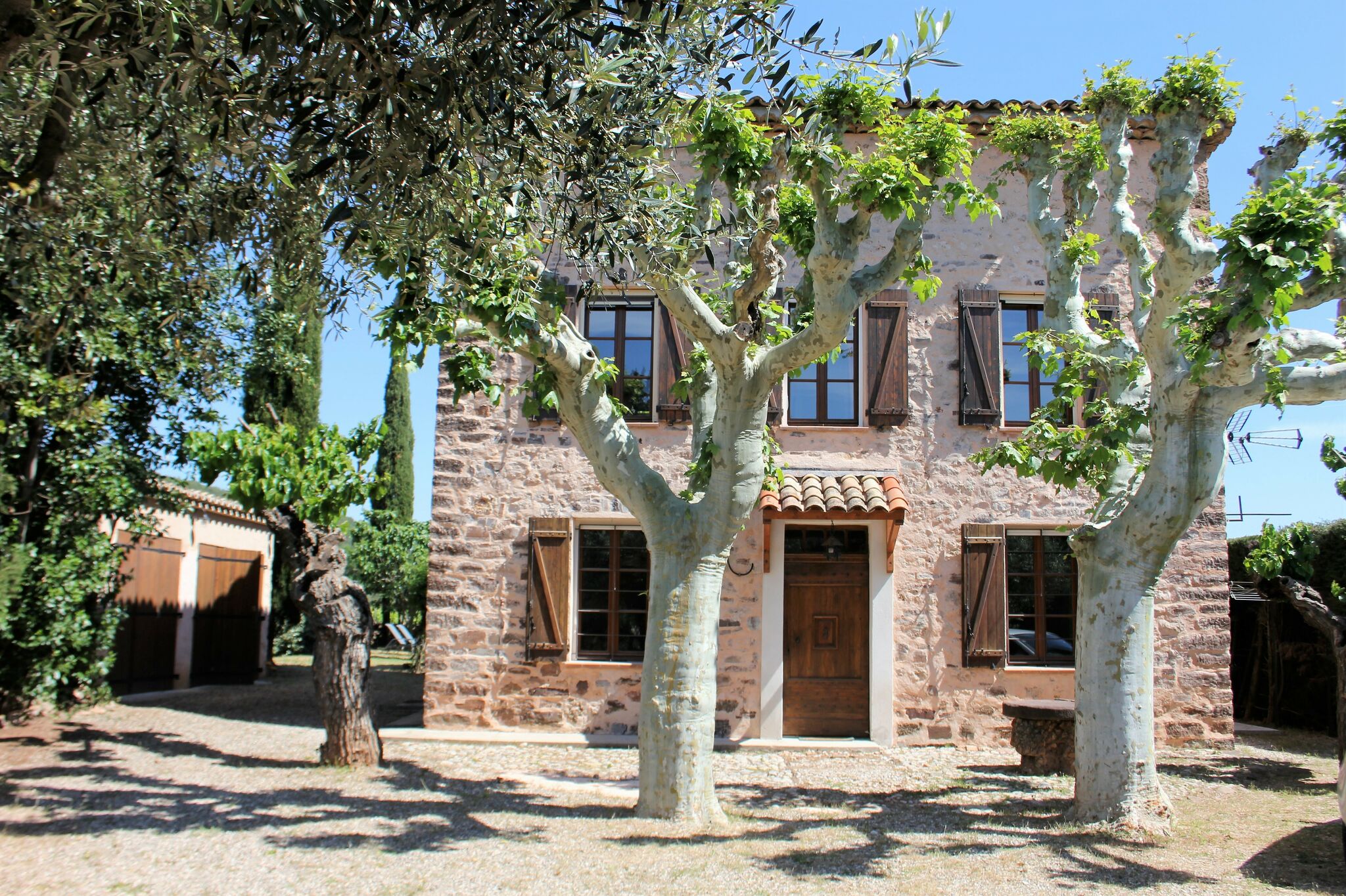 Provençaals vakantiehuis met uitzicht op de heuvels