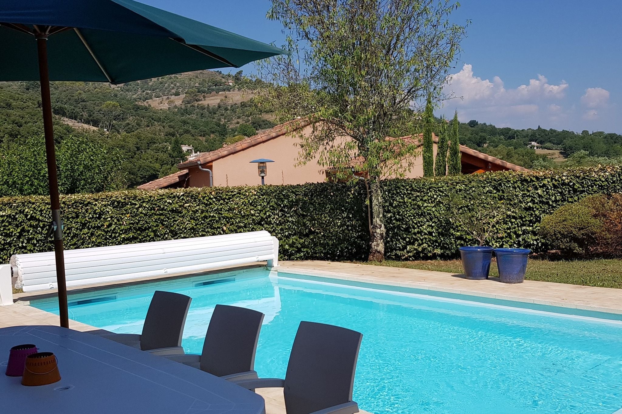 Villa moderne en Ardèche avec piscine
