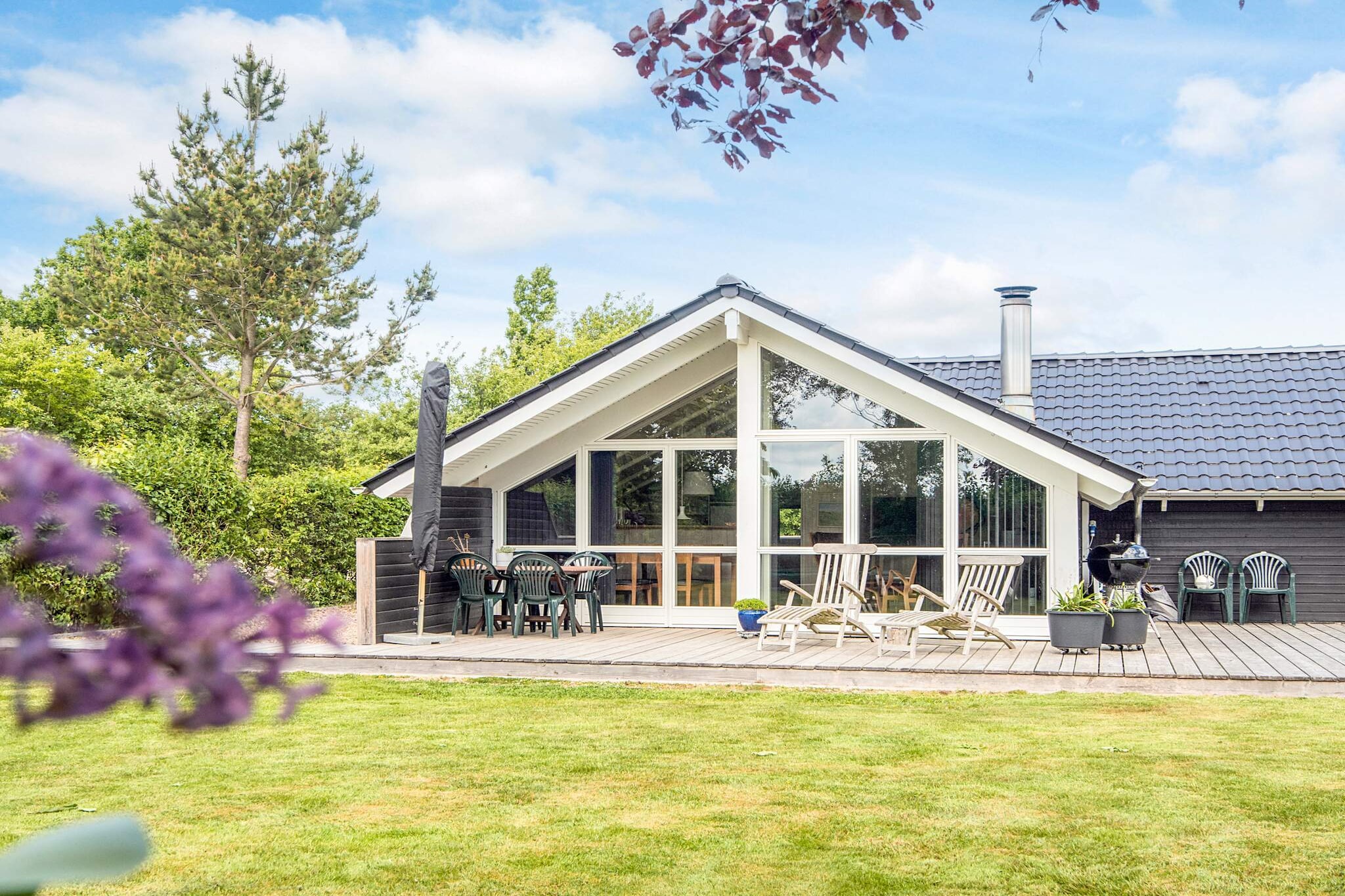 Whirlpool Cottage Oasis-By Traum