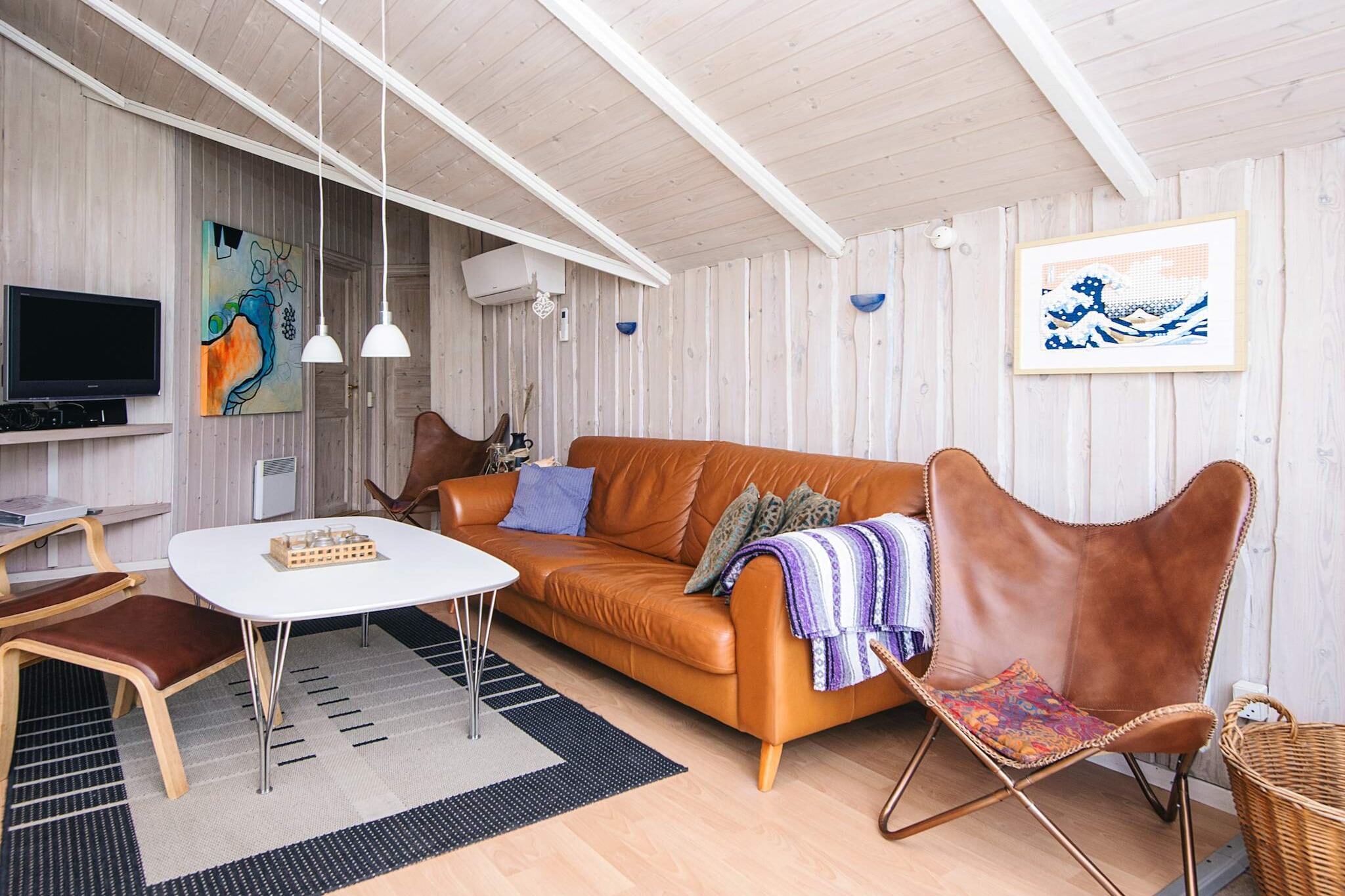 Whirlpool Cottage Oasis-By Traum
