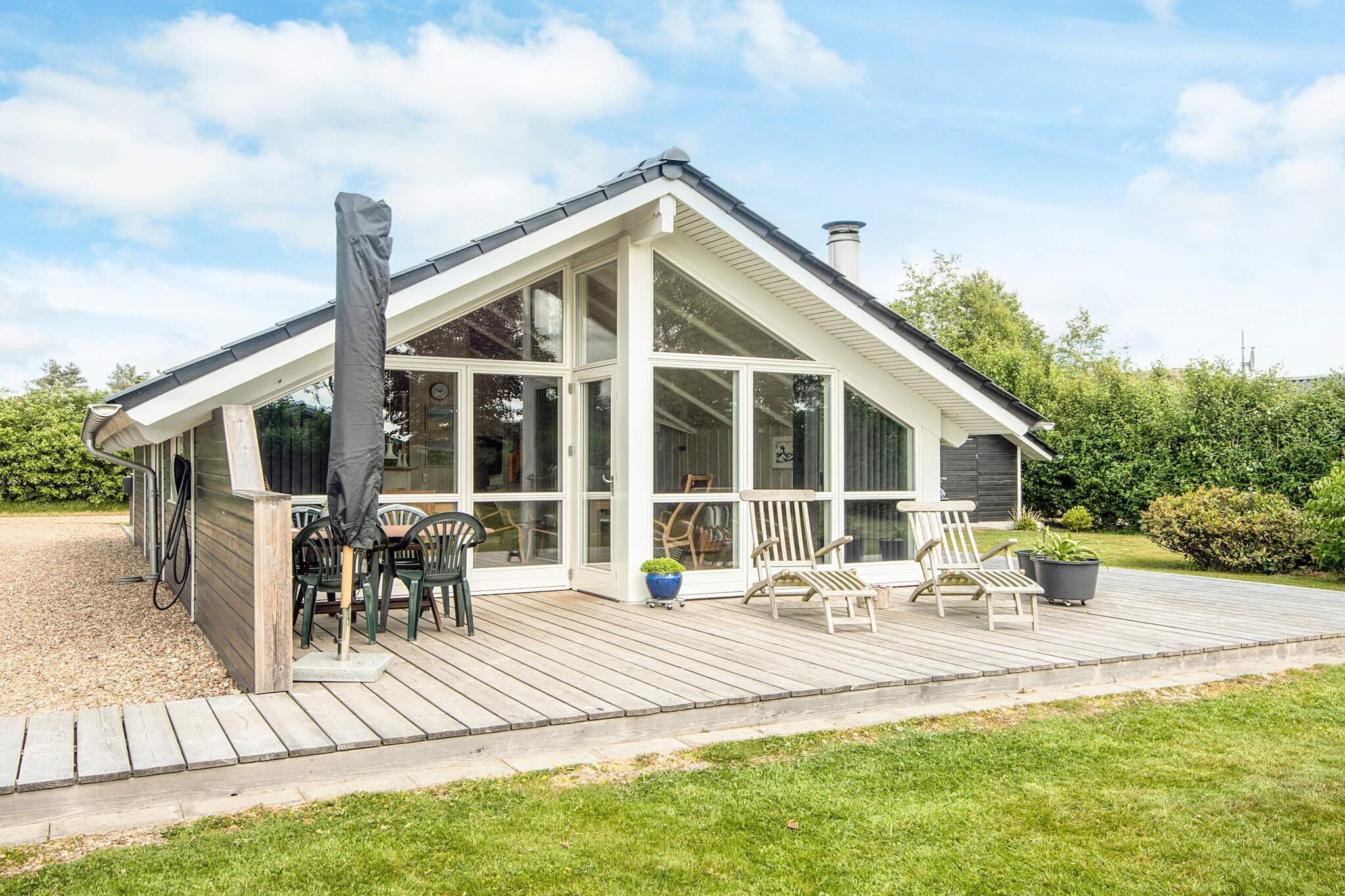 Whirlpool Cottage Oasis-By Traum