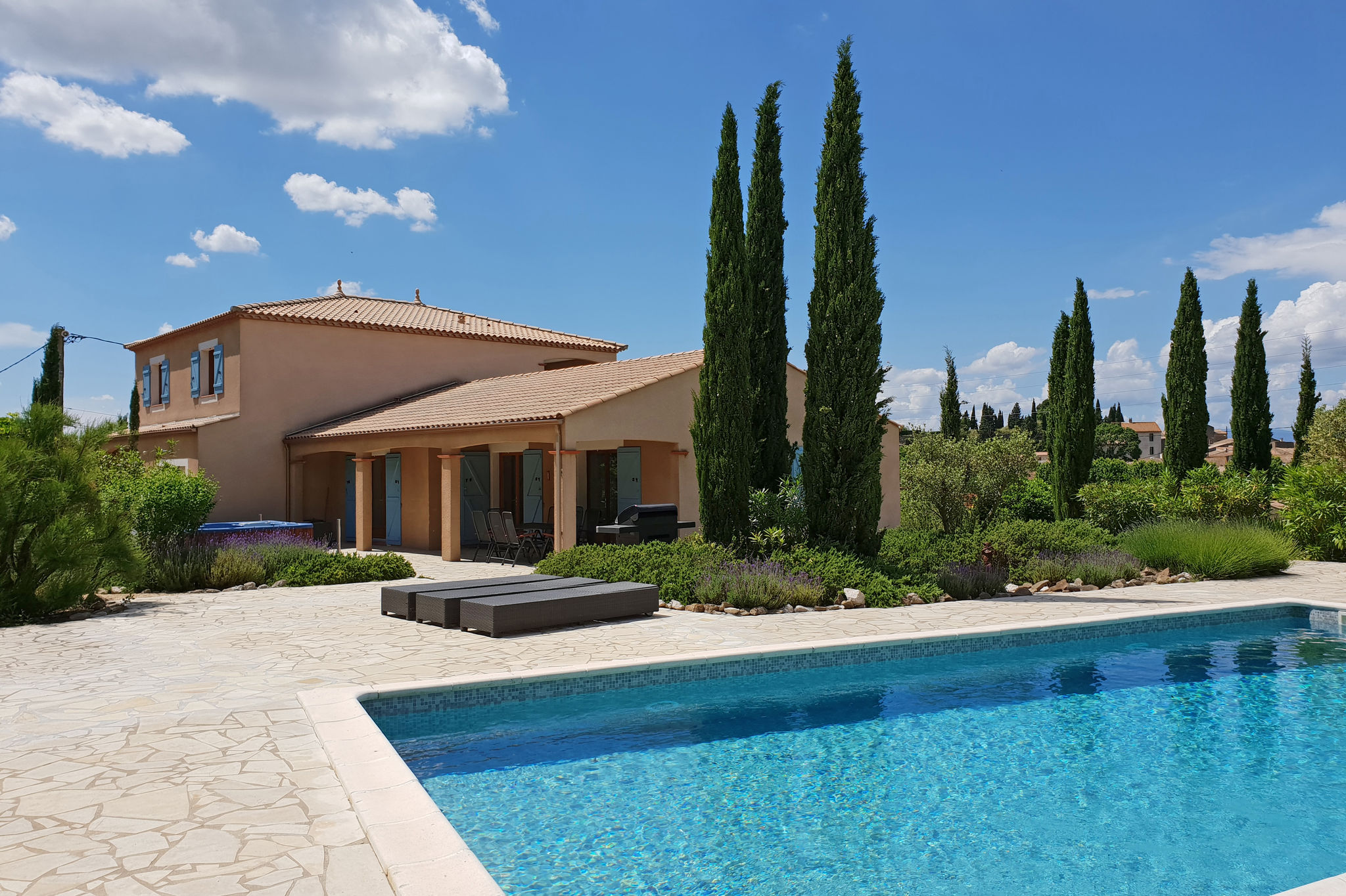 Moderne villa in Montbrun-des-Corbieres met privézwembad