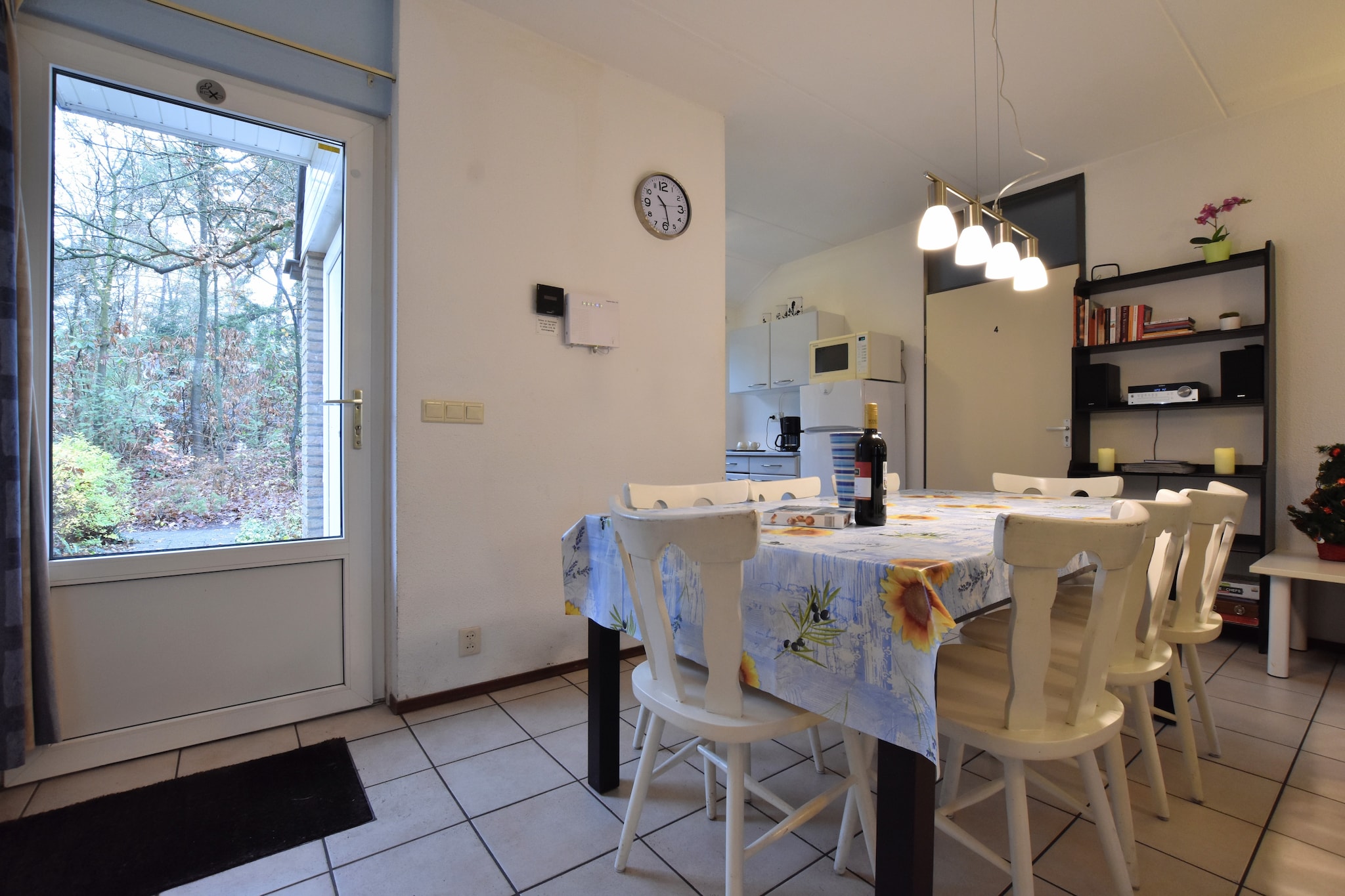 Bungalow Bosrijk-Eetkamer