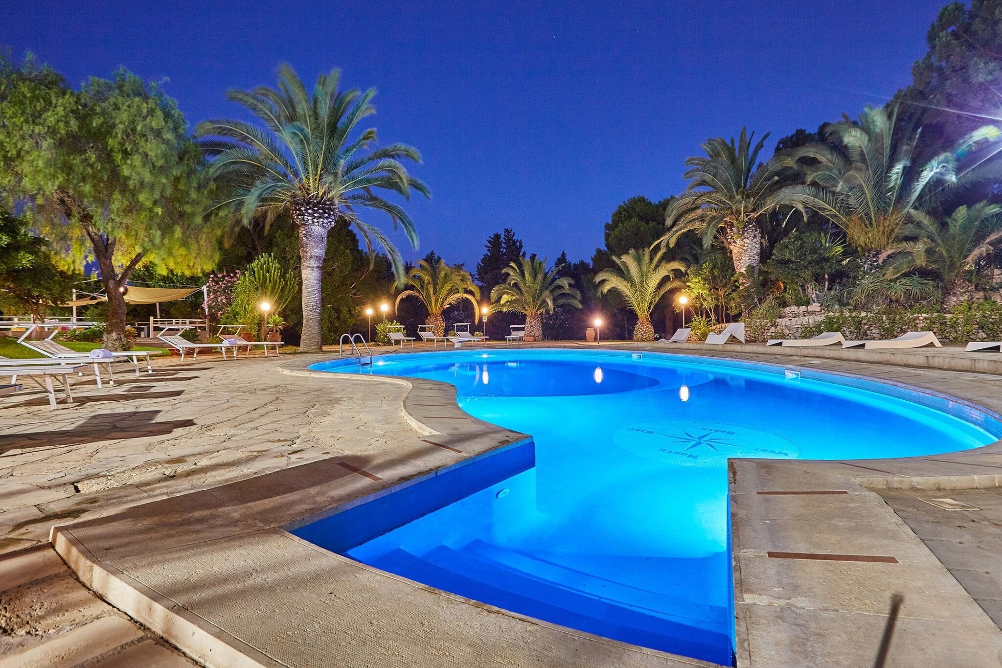 Villa vlakbij zee met privé zwembad en airconditioning