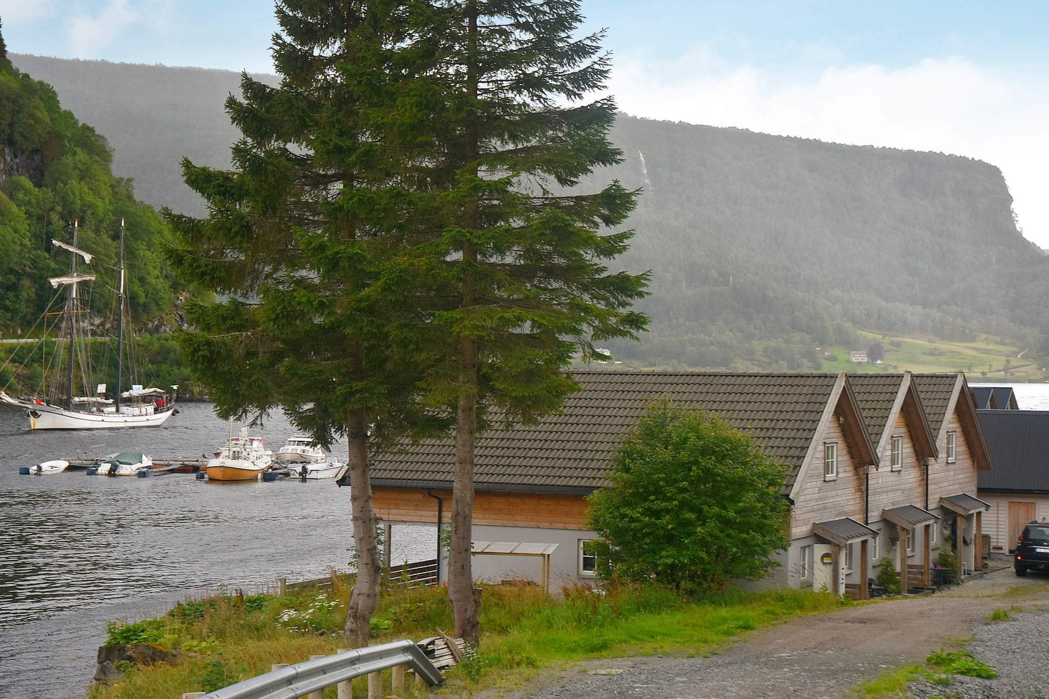Seaside Serenity in Leirvik-By Traum
