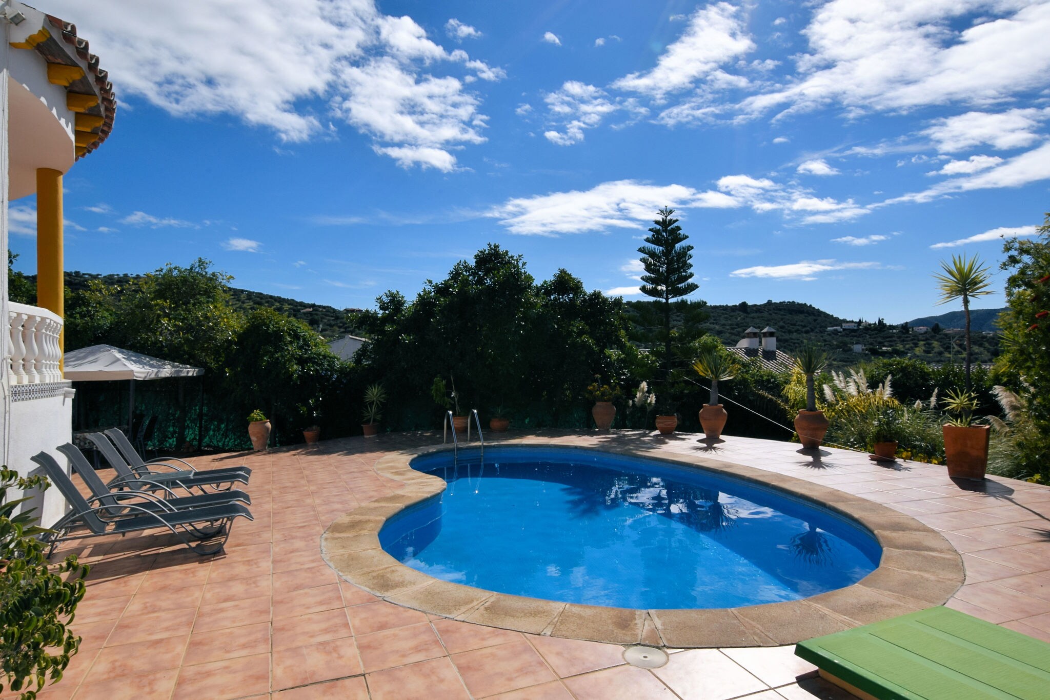Cozy Holiday Home with Private Swimming Pool in Viñuela