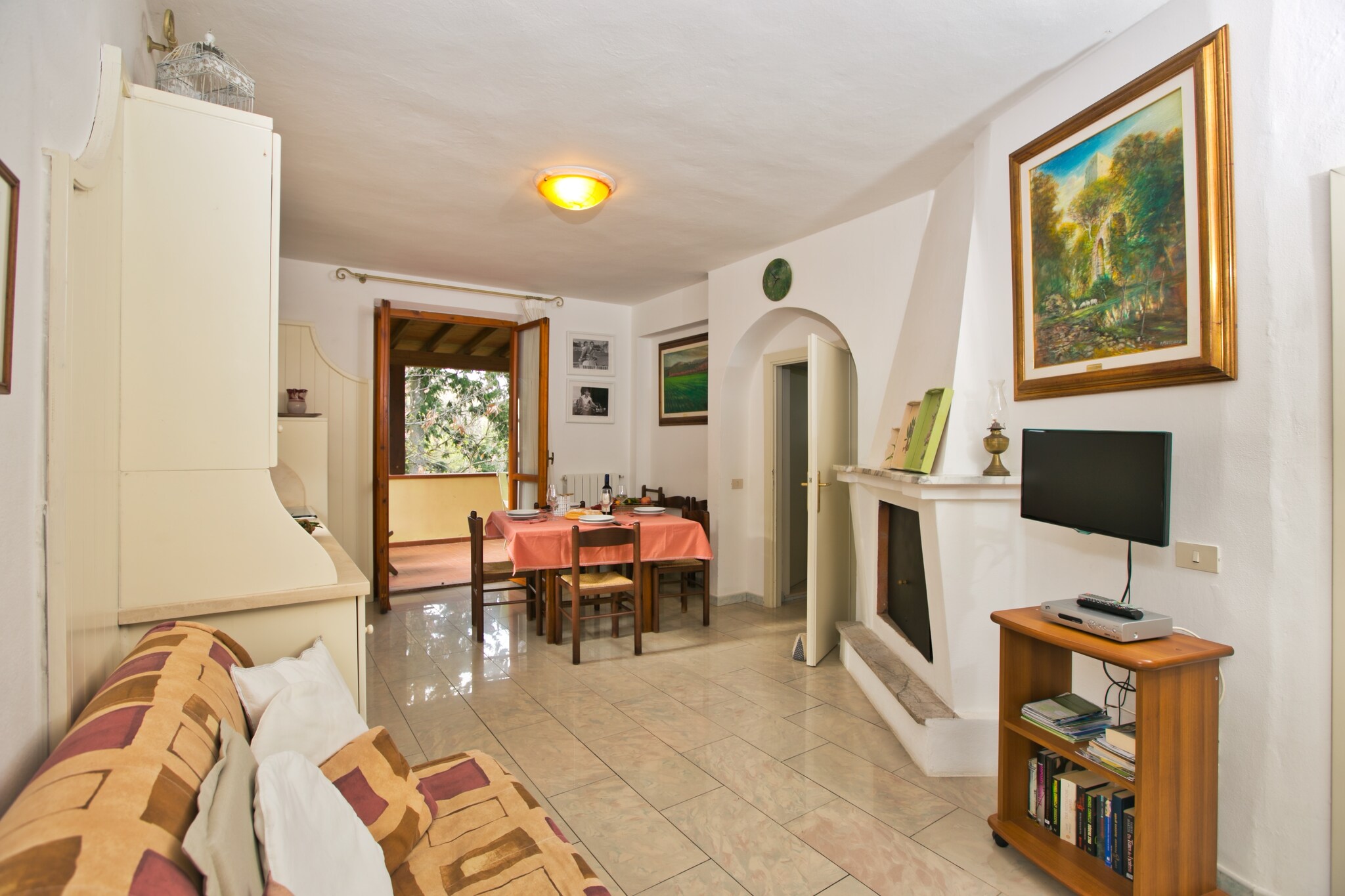 Nestled in the peaceful hills of Sassetta, this holiday home offers a perfect blend of comfort and nature. The beautiful Marina Castagneto Carducci, 12 km away, provides access to stunning beaches and seaside relaxation. Whether enjoying the quiet countryside or venturing to the coast, this location ensures a memorable Tuscan experience.

Designed for six guests, the property features a spacious ground-floor layout. A large kitchen is equipped with modern appliances, including an oven, dishwasher, fridge with freezer, and washing machine. The cozy living area has a single sofa bed, a satellite TV, and a fireplace for added warmth. Two bedrooms, each with private bathrooms, offer comfortable sleeping arrangements with a bunk bed in one and a single and double bed in the other. Guests can unwind on the veranda or terrace, enjoy the shared garden with barbecue facilities, or take a refreshing swim in the shared pool (12 x 6 m), open from April to September.

The town of Sassetta, just 1 km away, boasts traditional Tuscan eateries serving regional delights. A short drive to Marina Castagneto Carducci offers seaside dining with fresh seafood and breathtaking views. Whether relaxing, exploring, or indulging in culinary experiences, this holiday home provides an ideal setting for an unforgettable stay.