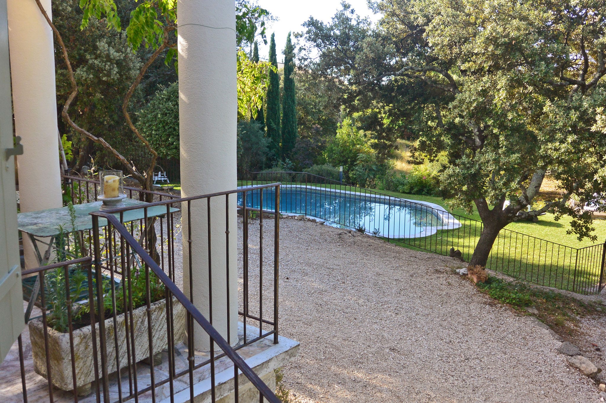 Lieflijk vakantiehuis met een heerlijke, omheinde grote tuin en omheind zwembad.