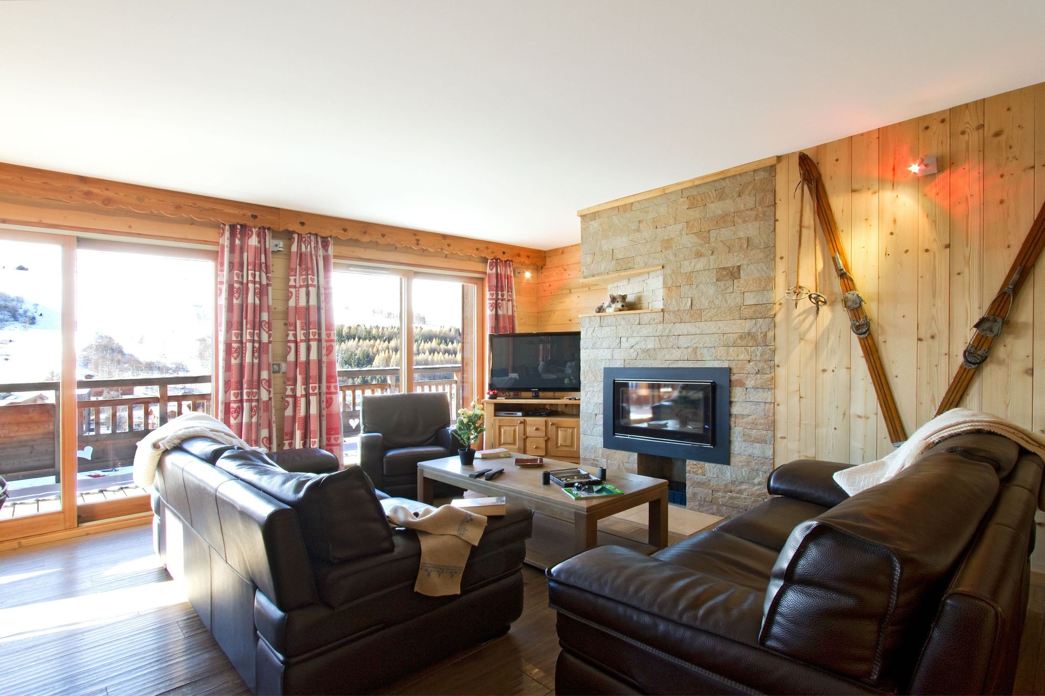 Beautiful detached chalet with a fireplace in Les Deux Alpes