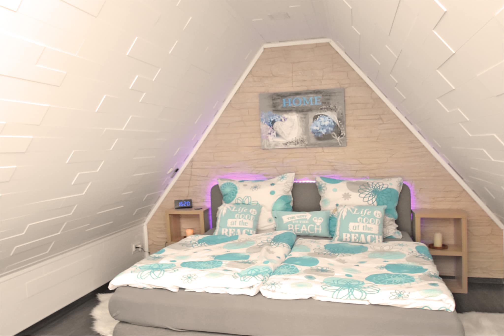 This charming pet-friendly apartment in Wernigerode offers a peaceful retreat just 2.1 km from the town center. Ideal for couples or small families, it’s a perfect base to explore the Harz region’s treasures. Visit the fairytale-like Wernigerode Castle, the Aviation Museum, or take a nostalgic ride on the Harz Steam Railway to Brocken peak. The historic Town Hall and Miniaturenpark Kleiner Harz also promise delightful experiences.
The property features a cozy living/dining room with a flatscreen satellite TV, decorative fireplace, DVD player, and stereo unit. The fully equipped kitchen includes a ceramic stove, oven, microwave, dishwasher, and fridge-freezer. A walk-in shower, central and floor heating, and a comfortable attic bedroom with a double bed ensure a relaxing stay. Guests can enjoy the conservatory, private terrace, shared garden, and amenities like a cot, barbecue (on request), toys, and party games.
Surrounded by forest trails and close to public transport, swimming pools, and ski slopes, the location is ideal for year-round adventure. Dining options nearby include the rustic Altwernigeröder Kartoffelhaus, the lively Restaurant Hexenkessel, and the elegant Restaurant 1835 Im Hotel Altora.