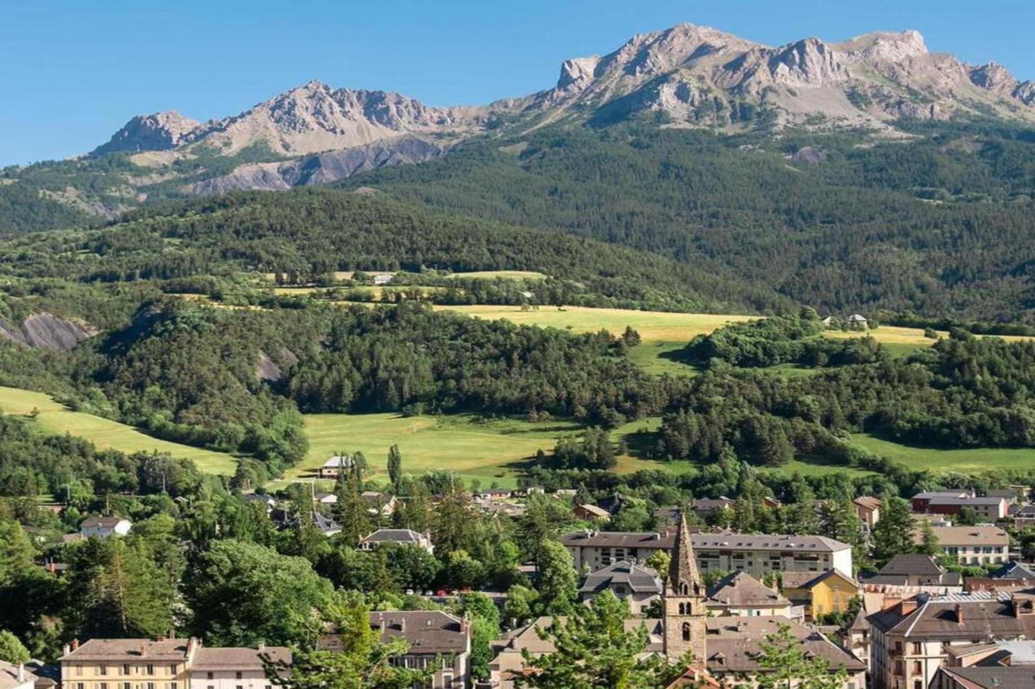 Le Village de Praroustan 4-Areas summer 20km