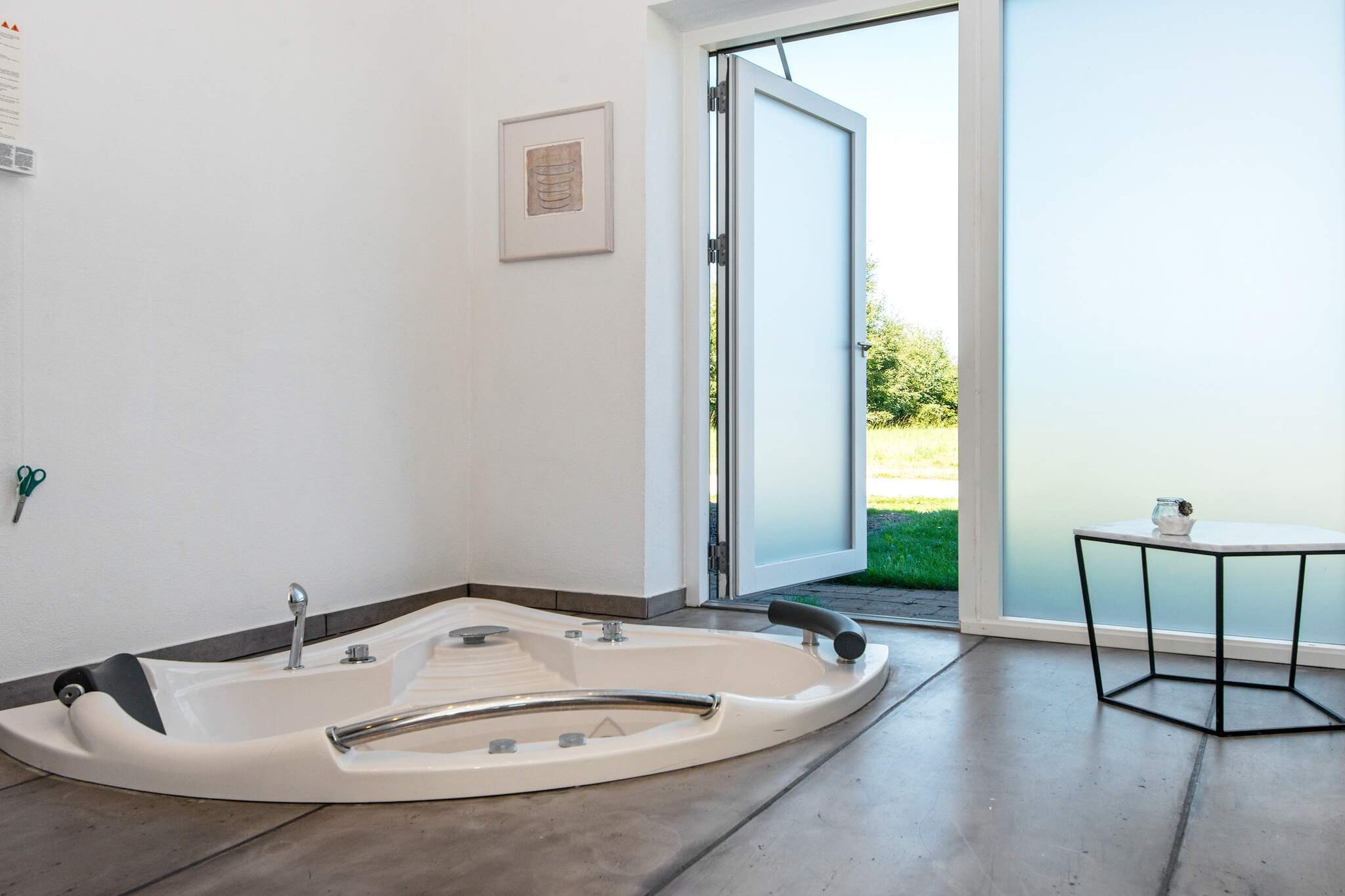 Internet Access DSL, open kitchen(cooker(electric), hood, coffee machine, microwave, dishwasher, fridge-freezer), Living/bed room(TV, fireplace, CD player, stereo unit, chromecast), bedroom(double bed), bedroom(double bed), bedroom(double bed), bathroom(floor heating)(bathtub or shower, washbasin, toilet, washing machine), bathroom(floor heating)(bathtub or shower, washbasin, toilet), Bubble bath(indoor, heated, 2 persons), sauna(indoor, heated, 4 persons), heating(electric), terrace, terrace(roofed), play equipment, geothermal energy