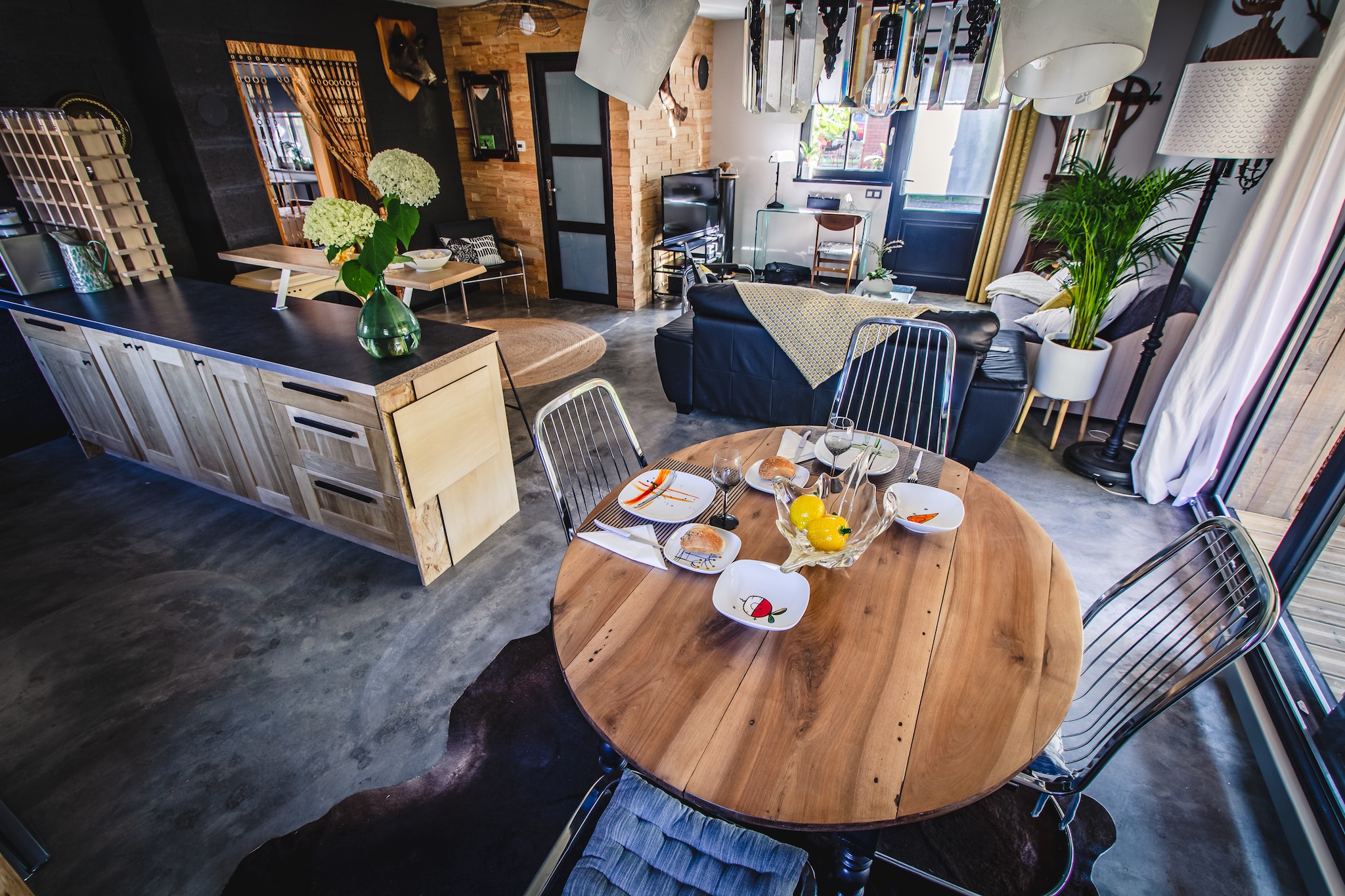 Set in the heart of the green Moselle region, this adorable 2-bedroom holiday home in Saint-Quirin offers a peaceful retreat for up to 4 guests. Located just 200 m from the village center, itâ€™s perfect for exploring local culture, shops, and the historic pilgrimage atmosphere of this Vosges gem. Surrounded by lush landscapes, the area is ideal for walking and cycling, with scenic trails winding through the mountains. A day trip to Strasbourg (77 km) adds a touch of urban discovery to your countryside stay.

The home features a private terrace with a grill and lounge set, perfect for outdoor meals and evening wine. Inside, the kitchen includes a filter coffee machine for quick brews, and the private garden offers space to relax in the fresh air. Childrenâ€™s play equipment makes it family-friendly, while the tranquil setting ensures a restful escape.

Whether you're hiking, grilling, or simply unwinding in the garden, this unclassified home offers a charming and well-located base in the heart of the Vosges.