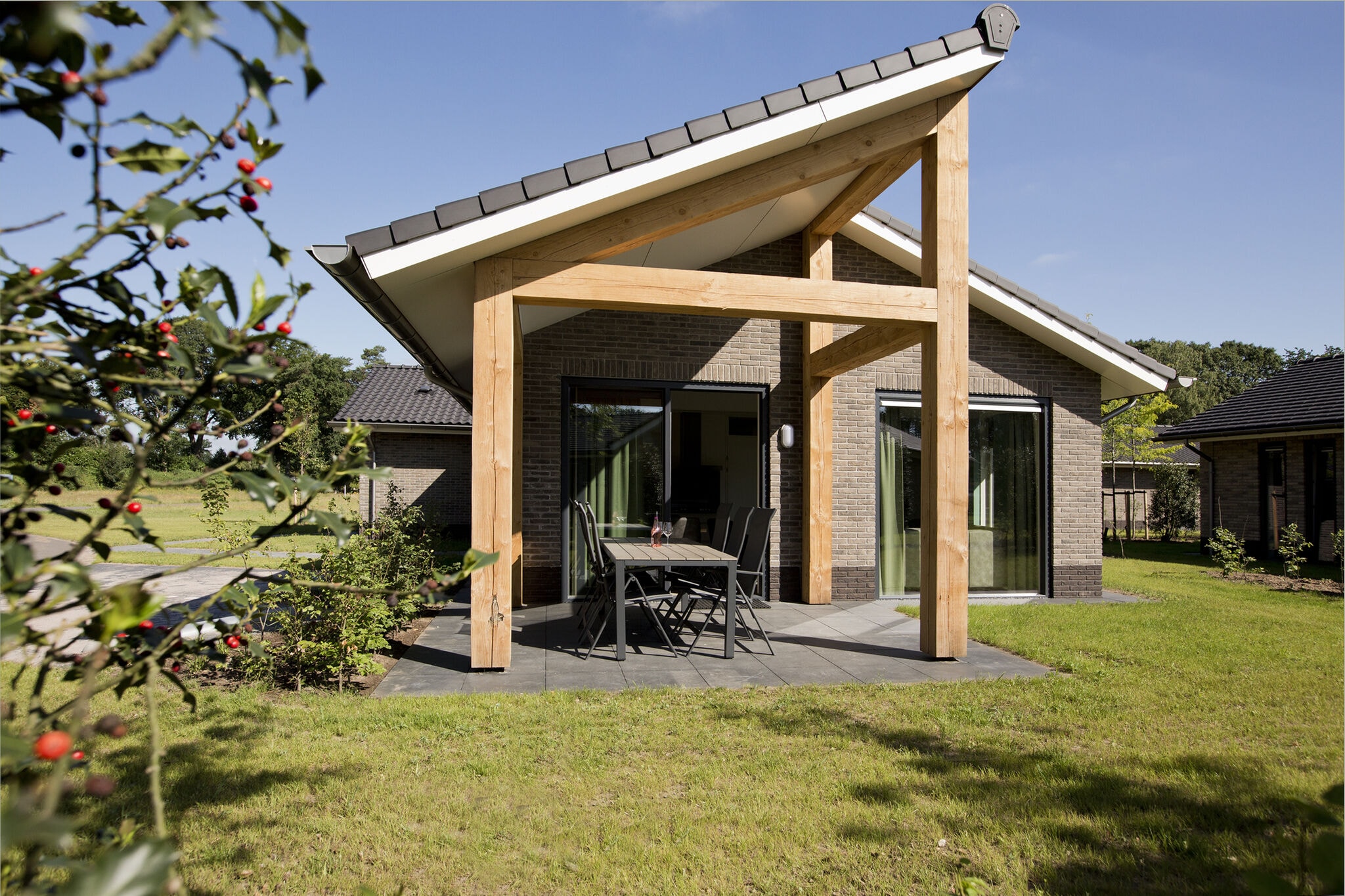 Joli bungalow avec terrasse couverte