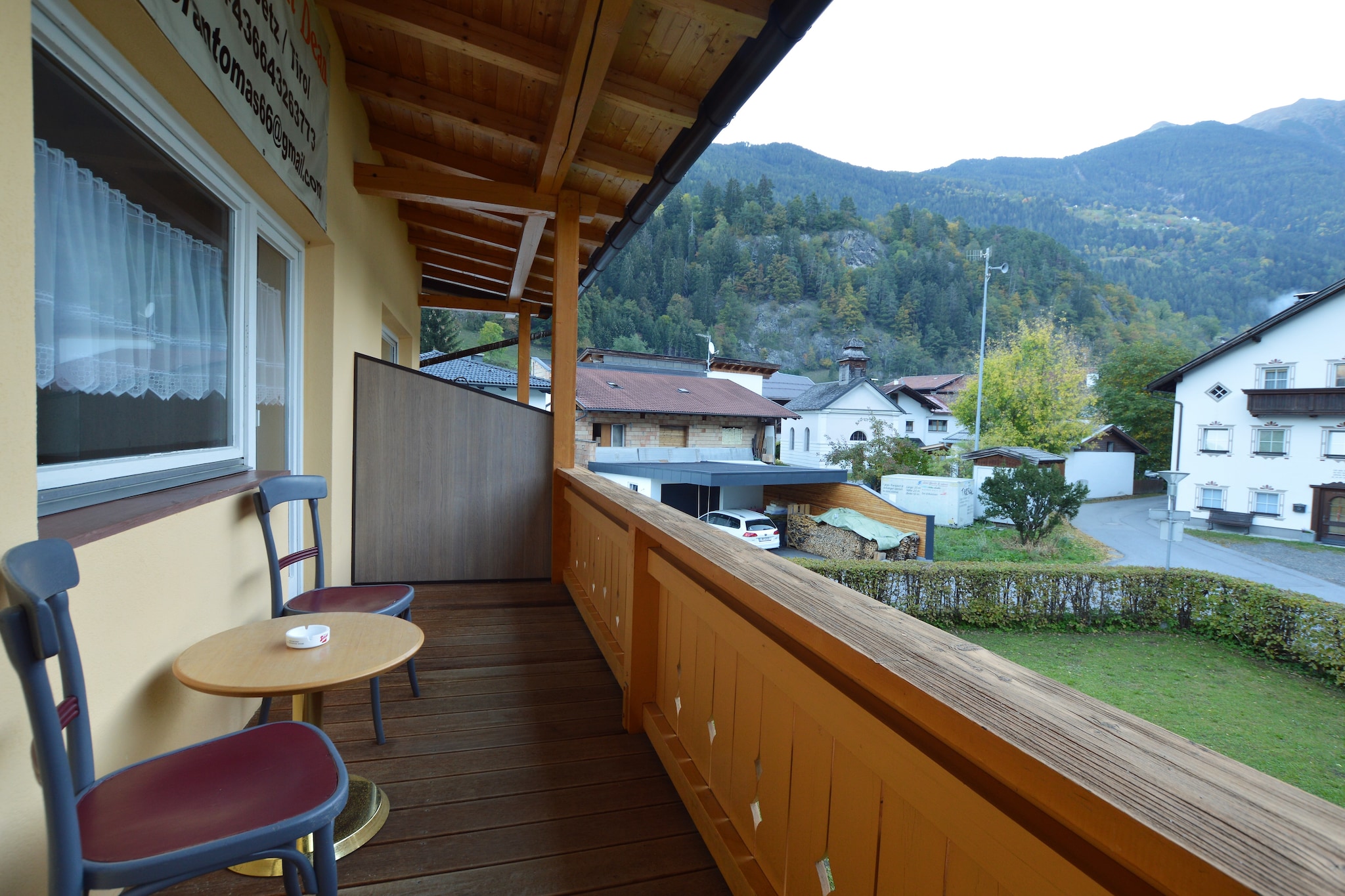 This beautiful apartment in the pleasant village of Oetz offers you everything you need during a relaxing holiday in this holiday region.  The bedroom offers enough space for 2 people. The high-quality sofa bed offers space for 2 additional people. The small bathroom is modernly decorated.  The kitchen is equipped with an electric stove, an oven and a microwave. The large balcony offers a beautiful view of the ski area. The landlord also offers laundry service upon request.

The mountain lift to the Hochoetz skiing and hiking area is easily accessible both on foot and with the (ski) bus, which stops directly in front of the apartment.  The well-known ski areas of Küthai (17 km), Sölden (31 km) and the Pitztal Glacier (55 km) are easily accessible from Oetz.   In summer, the apartment is a good starting point for many excursions. You can go on beautiful hikes in the surrounding area, but there are also many possibilities for cycling tours in the mountains or in the valley. The towns of Imst, Landeck and Innsbruck are nearby and are definitely worth a visit.