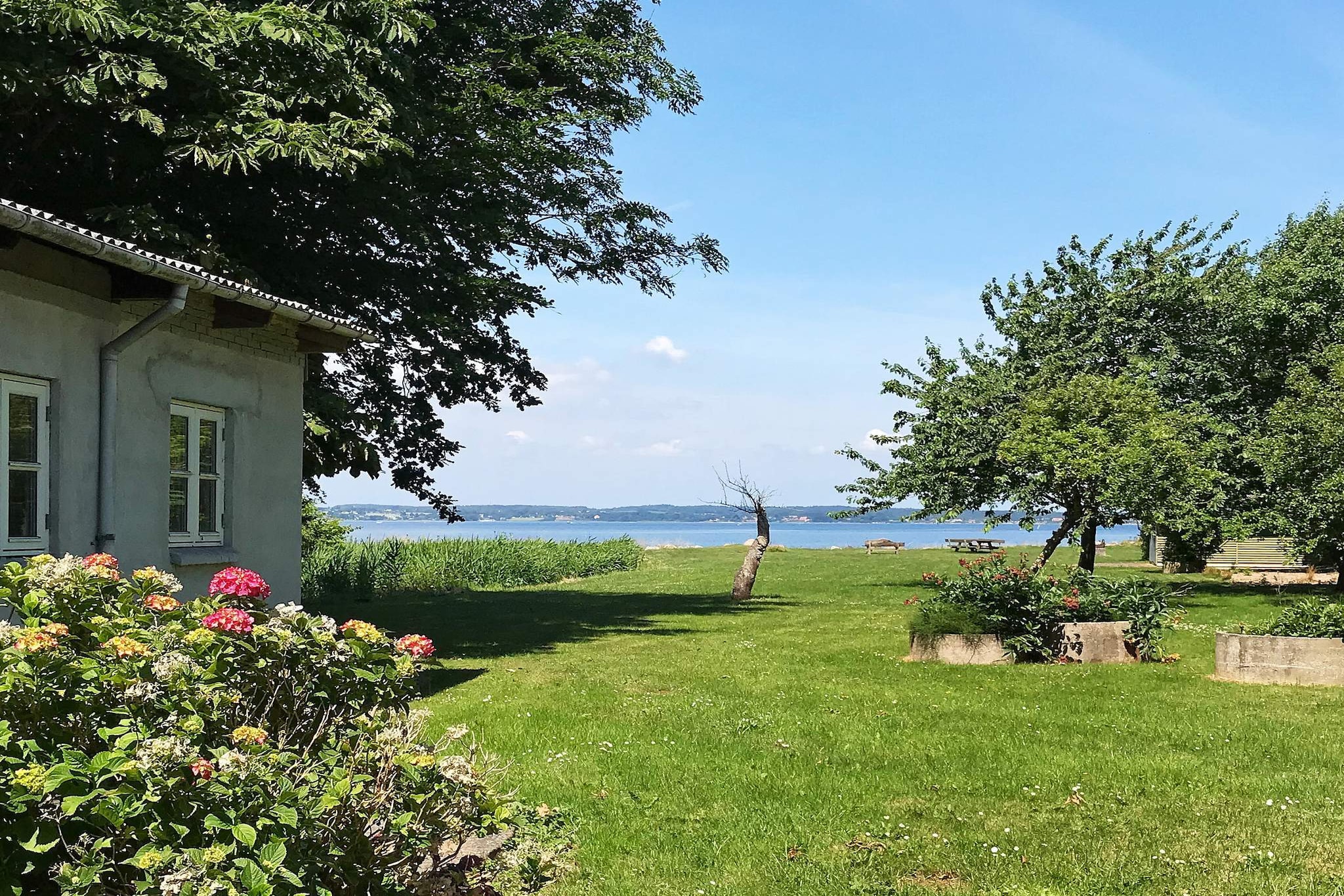 6 person holiday home in Broager