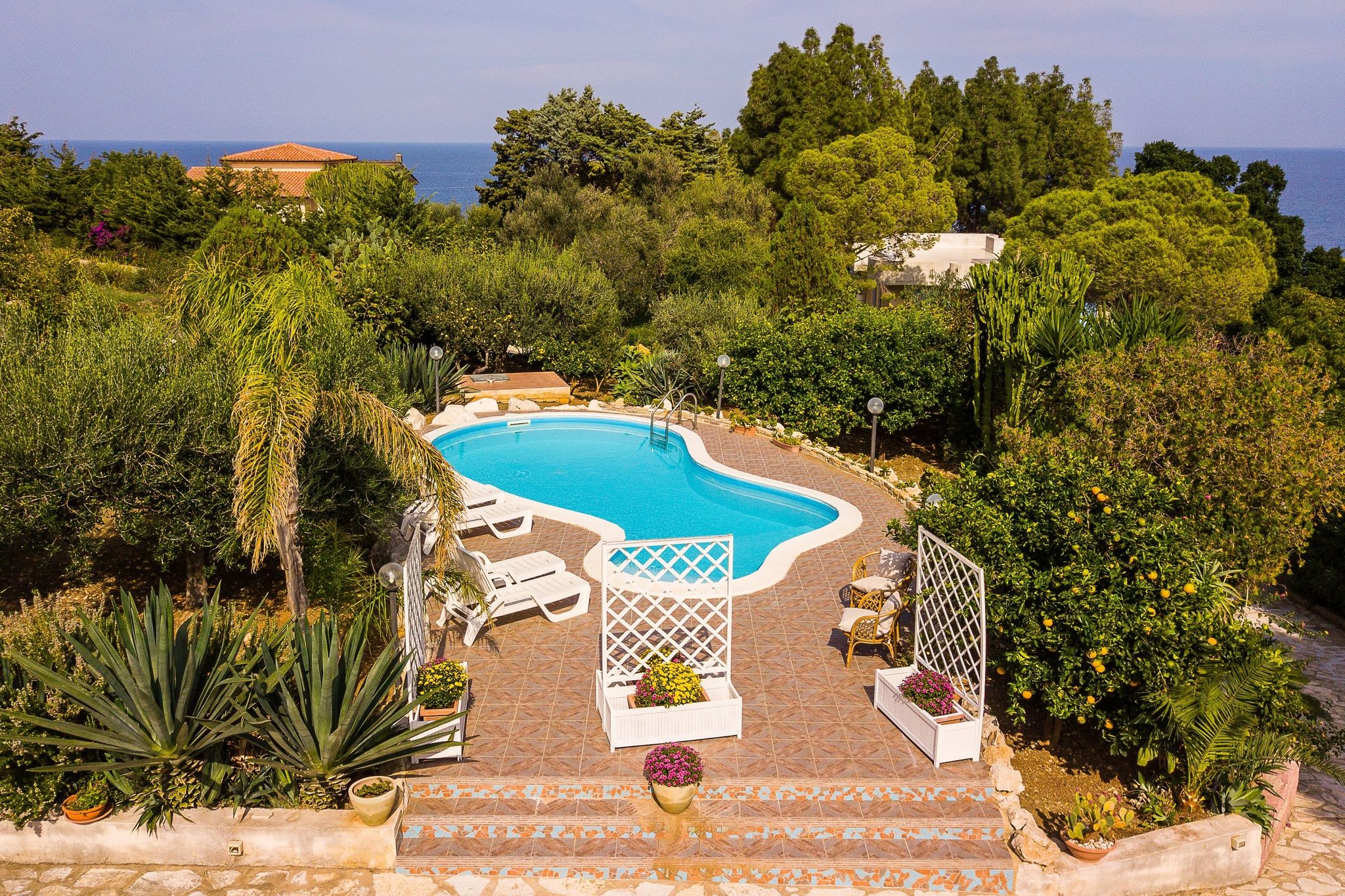 Villa met dependance, op slechts 150m van de zee met een privé zwembad!