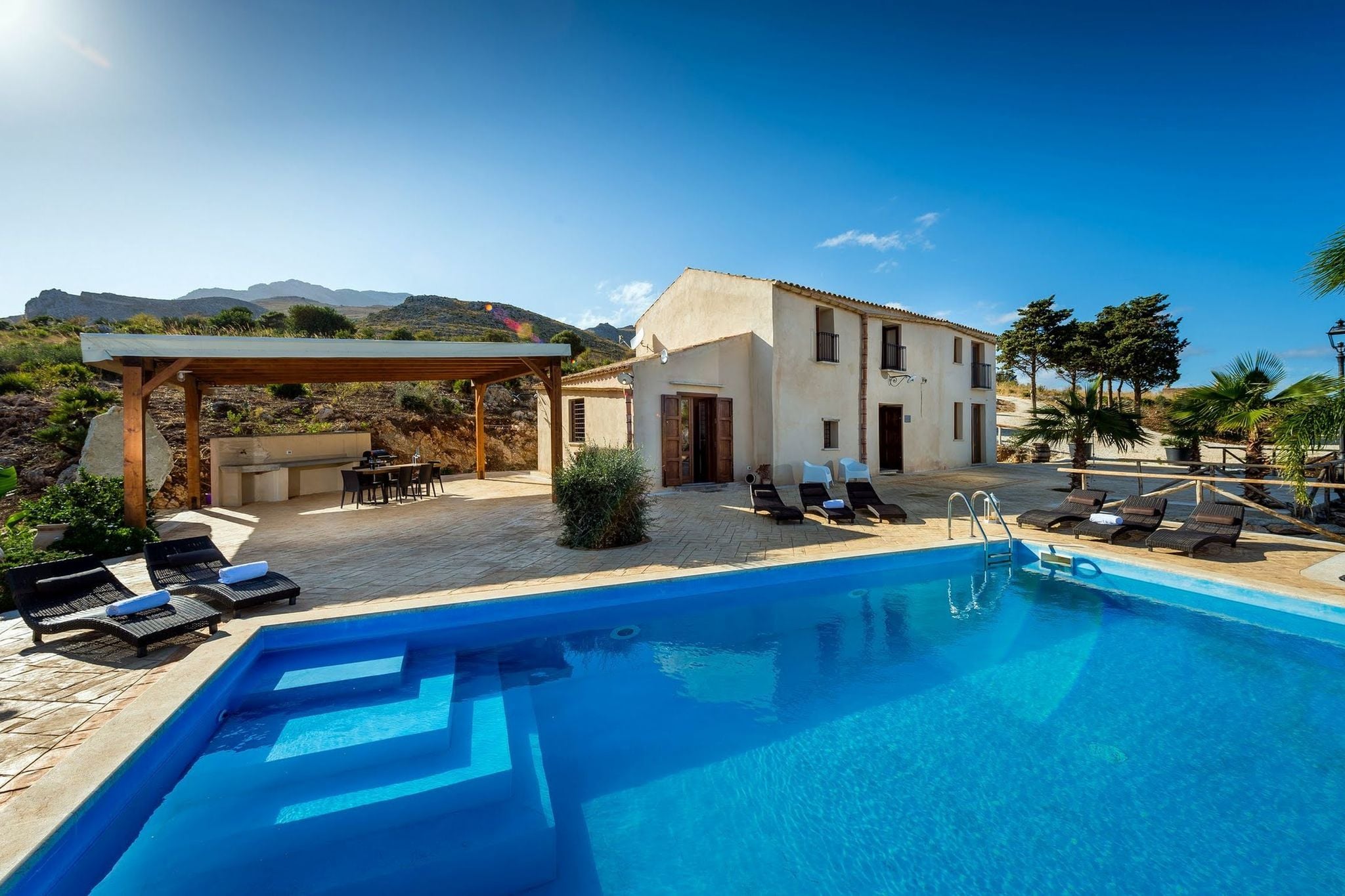 Traumhafte Villa in Castellammare del Golfo mit Swimmingpool