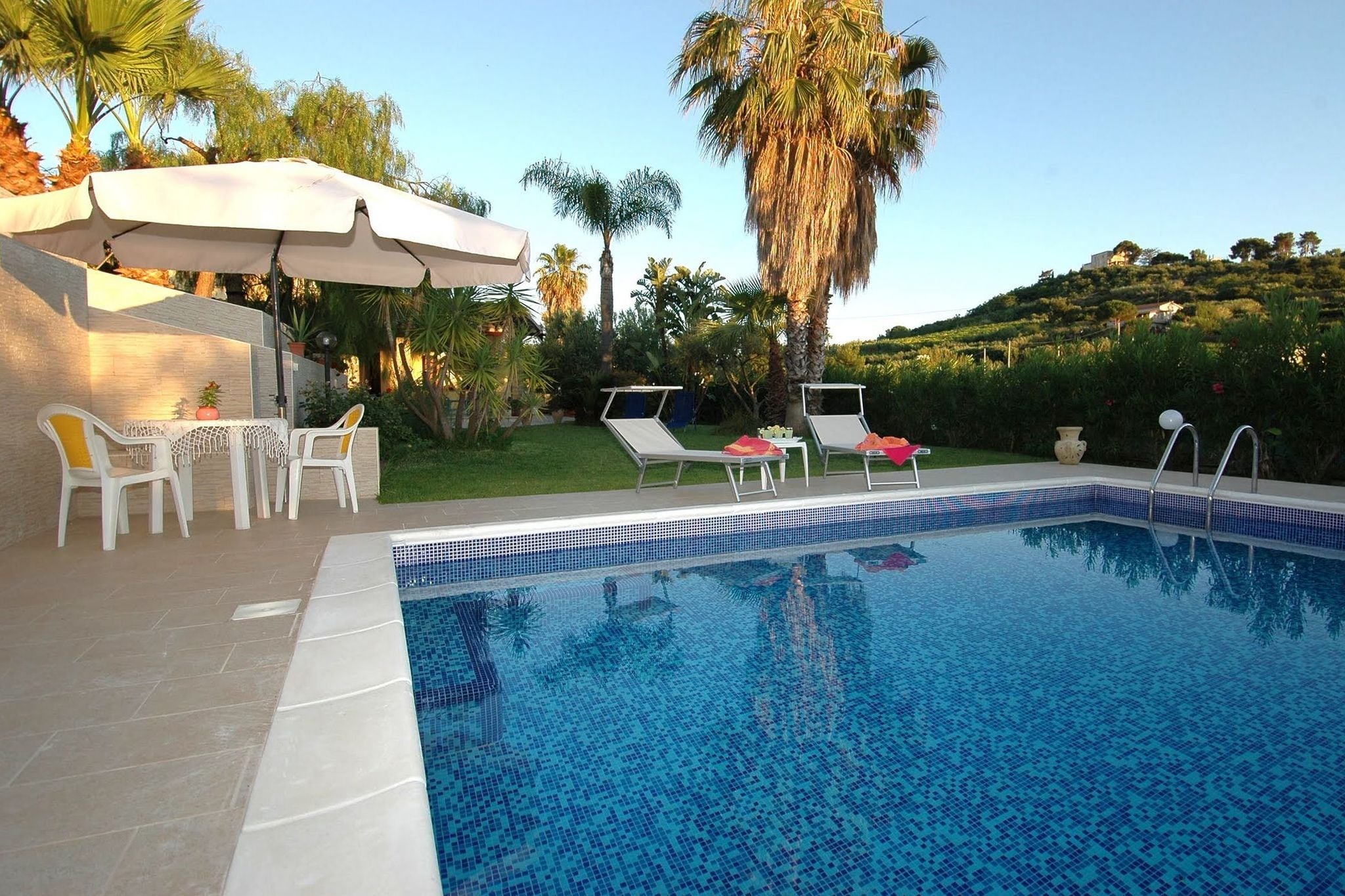 Holiday home with private pool, only 500m from the beach