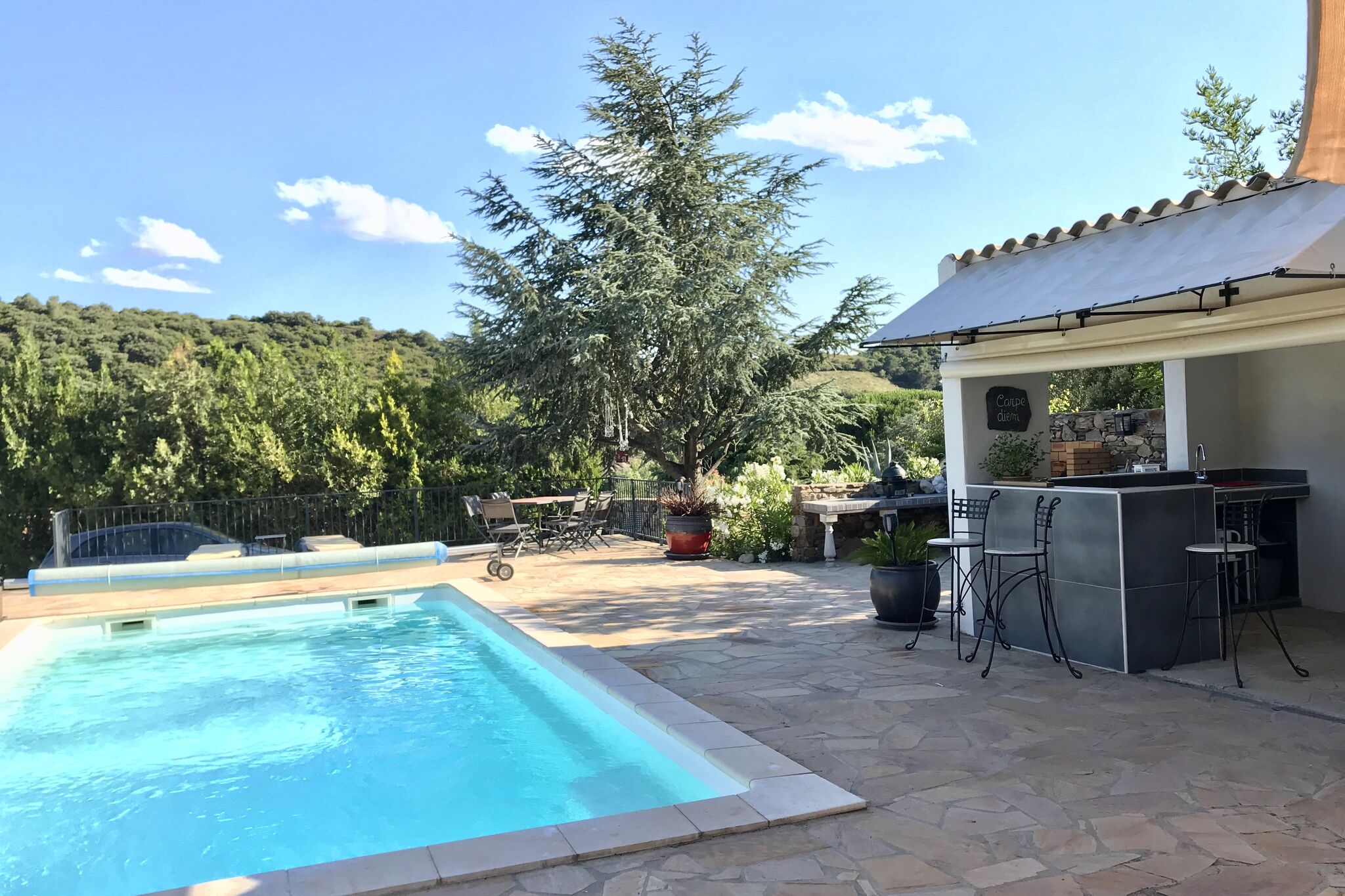 Belle villa avec piscine privée chauffée, située à Roquebrun