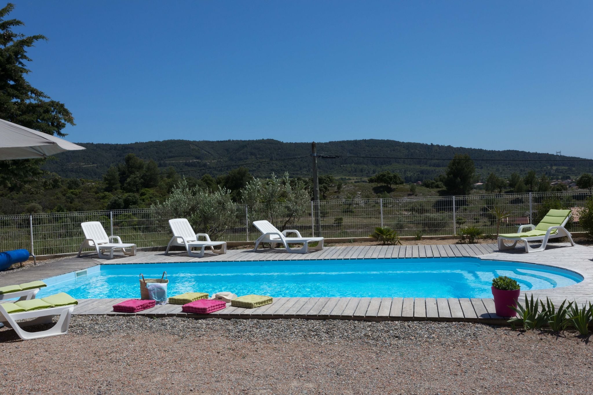 Spacious villa, plenty of privacy, private swimming pool surrounded by vineyards